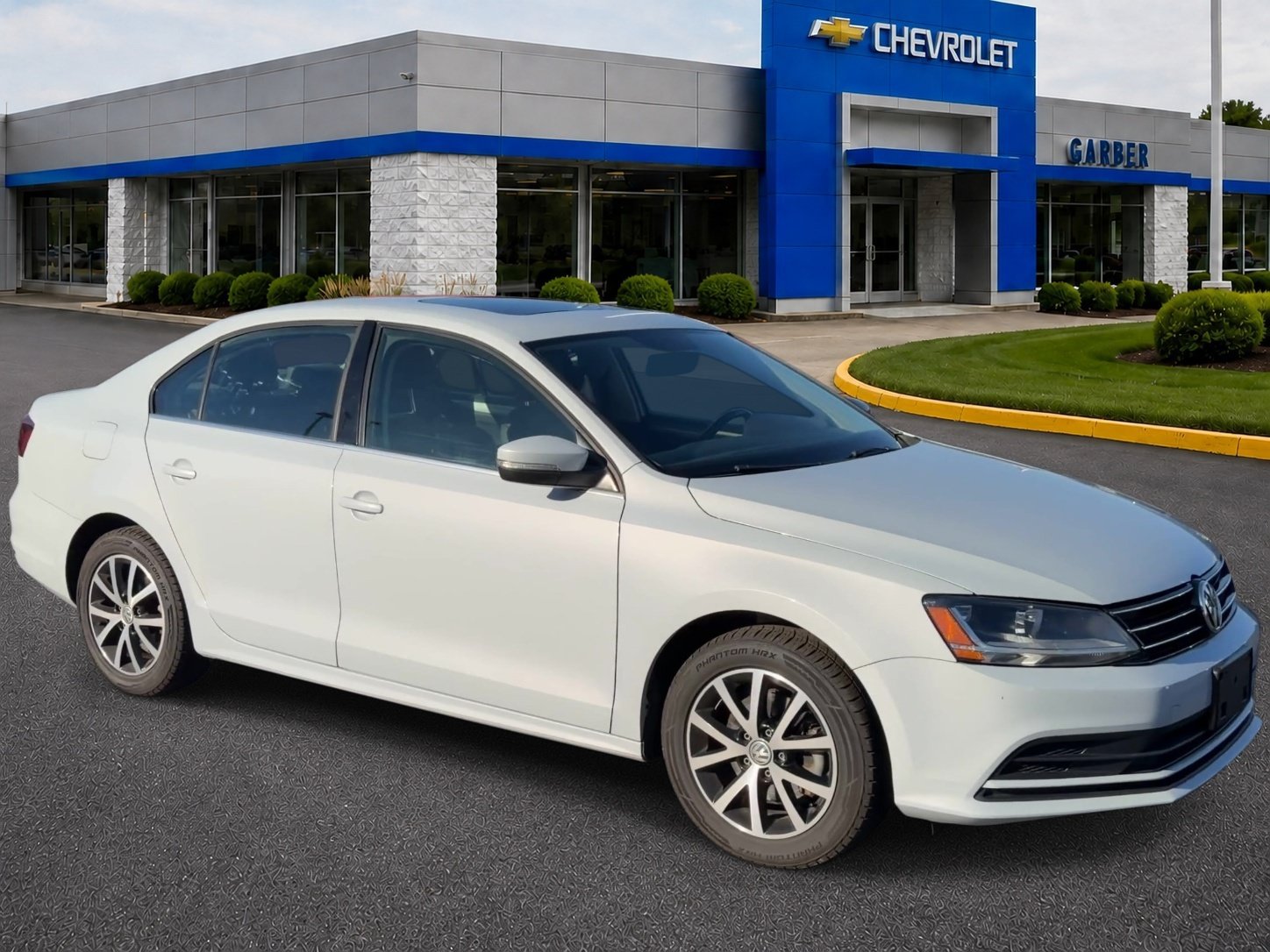 Used 2017 Volkswagen Jetta SE with VIN 3VWB67AJ6HM332795 for sale in Midland, MI
