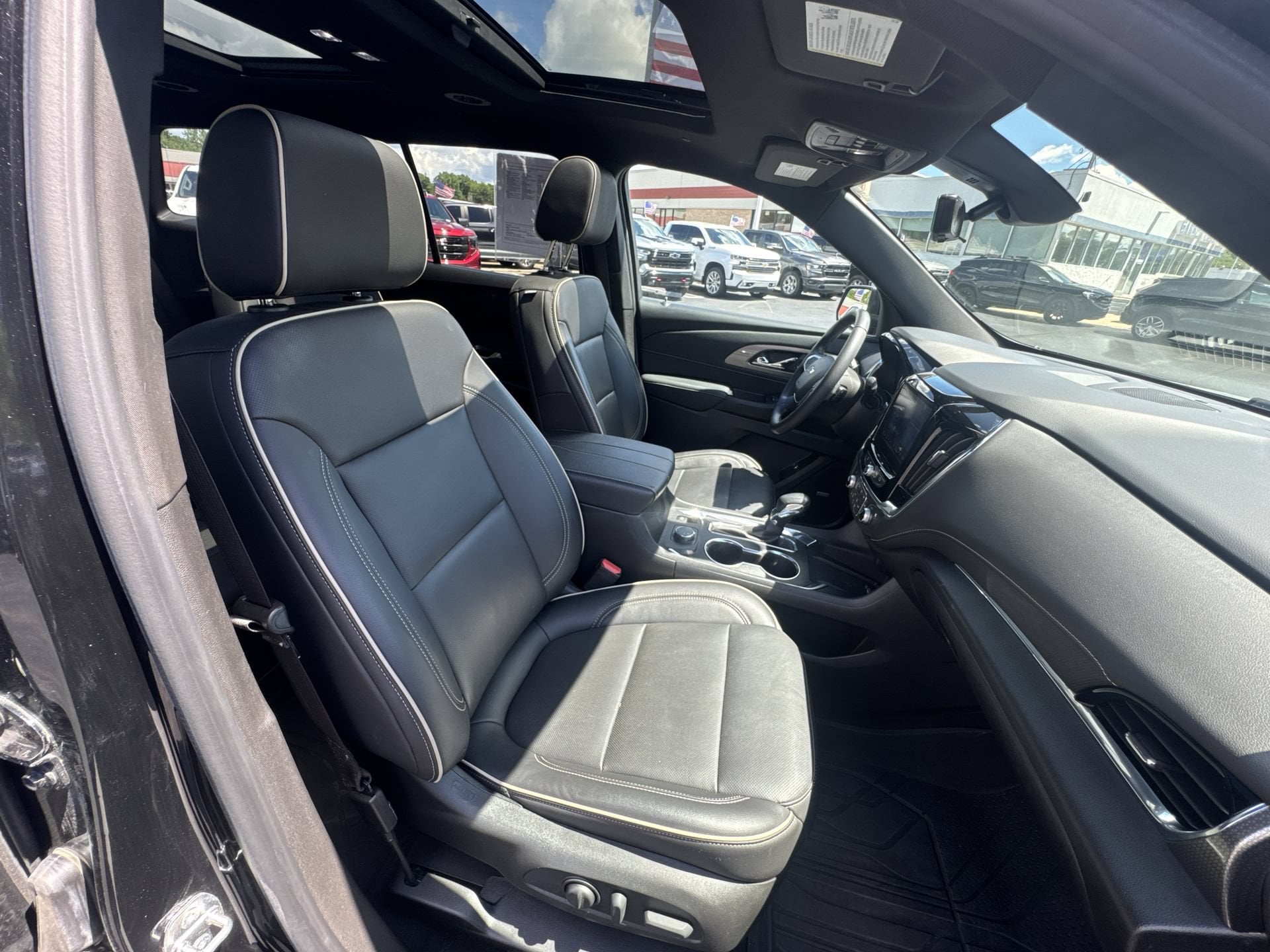 2022 Chevrolet Traverse Premier - Photo 26