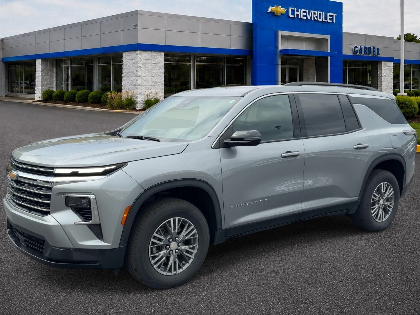 2025 Chevrolet Traverse LT - Photo 4