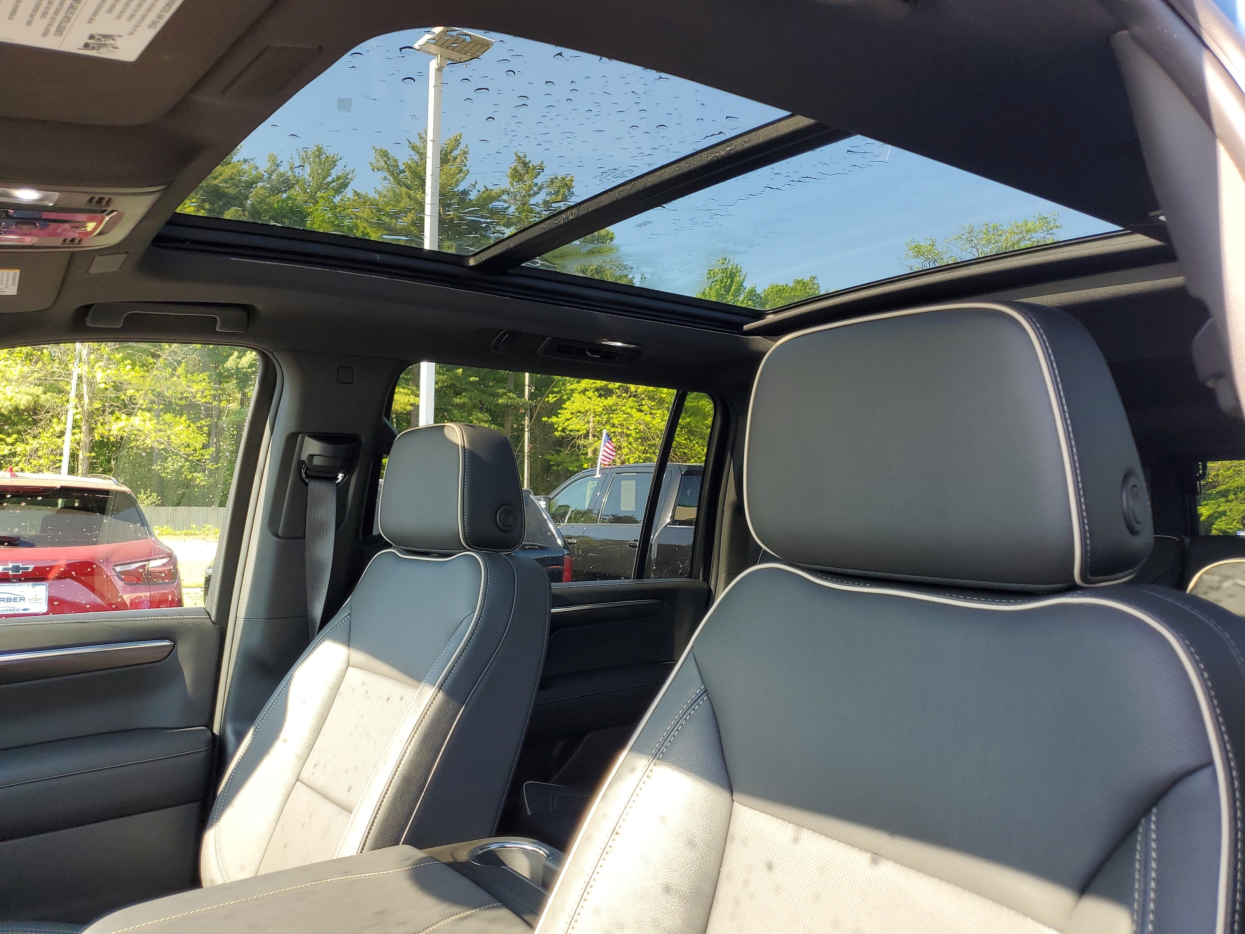 2026 Chevrolet Suburban Premier - Photo 6