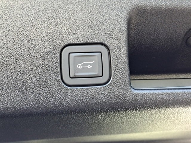 2025 Chevrolet Equinox EV RS - Photo 25