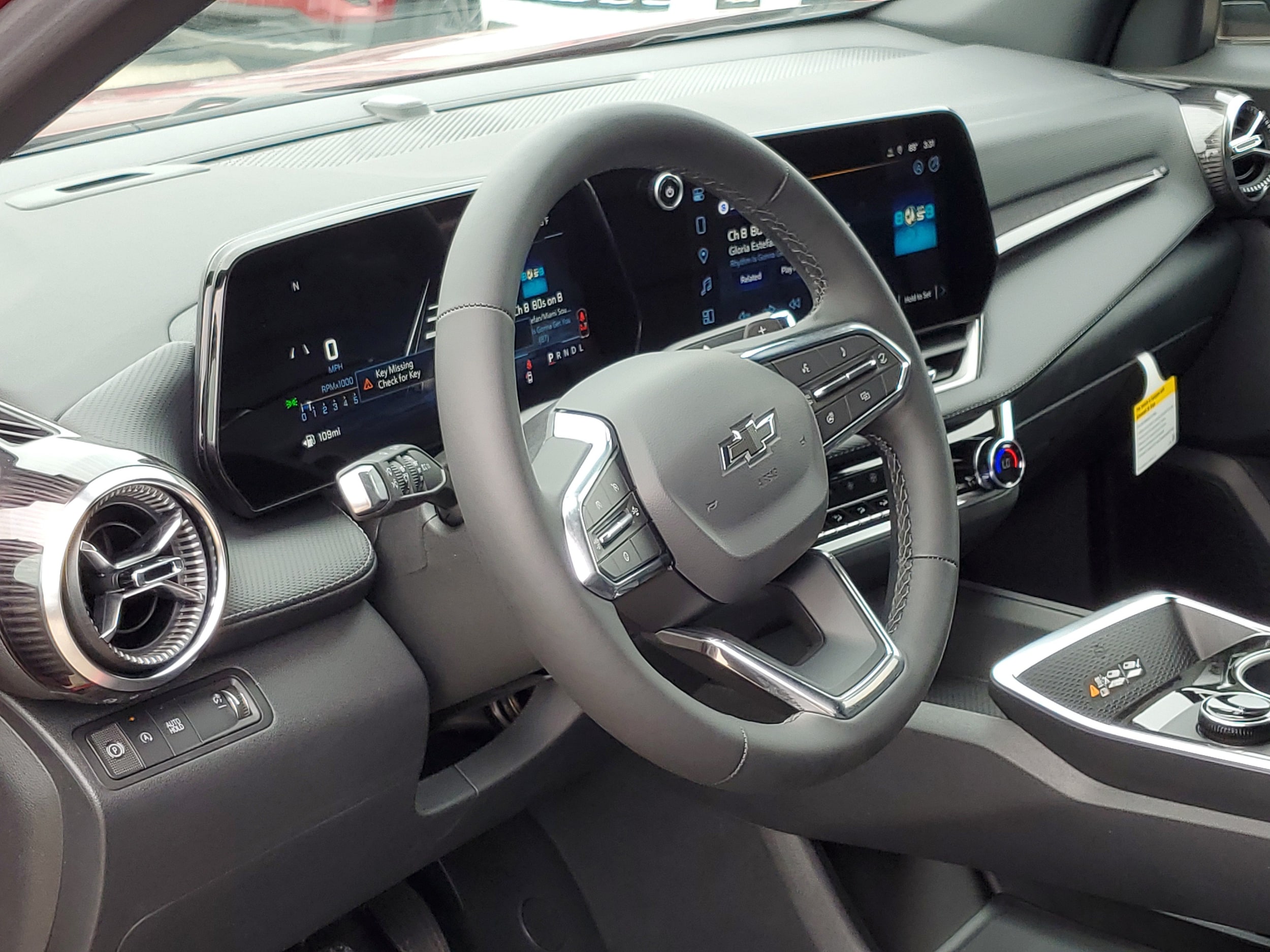 2027 Chevrolet Equinox LT - Photo 7