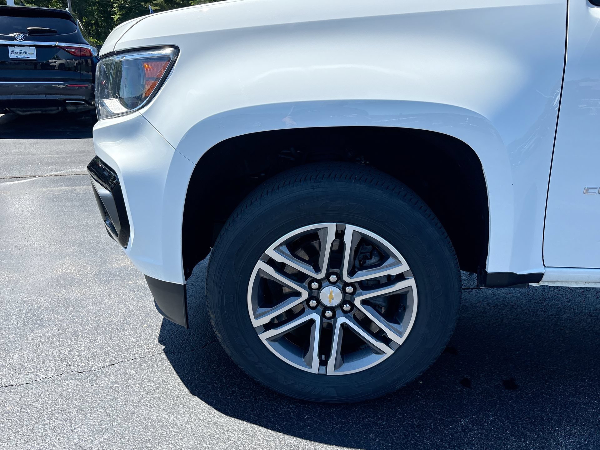 2021 Chevrolet Colorado LT - Photo 18