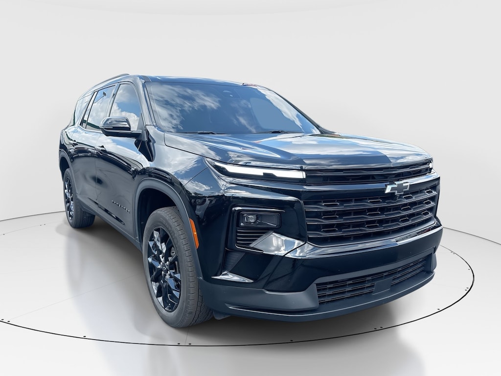 Used 2024 Chevrolet Traverse LT SUV