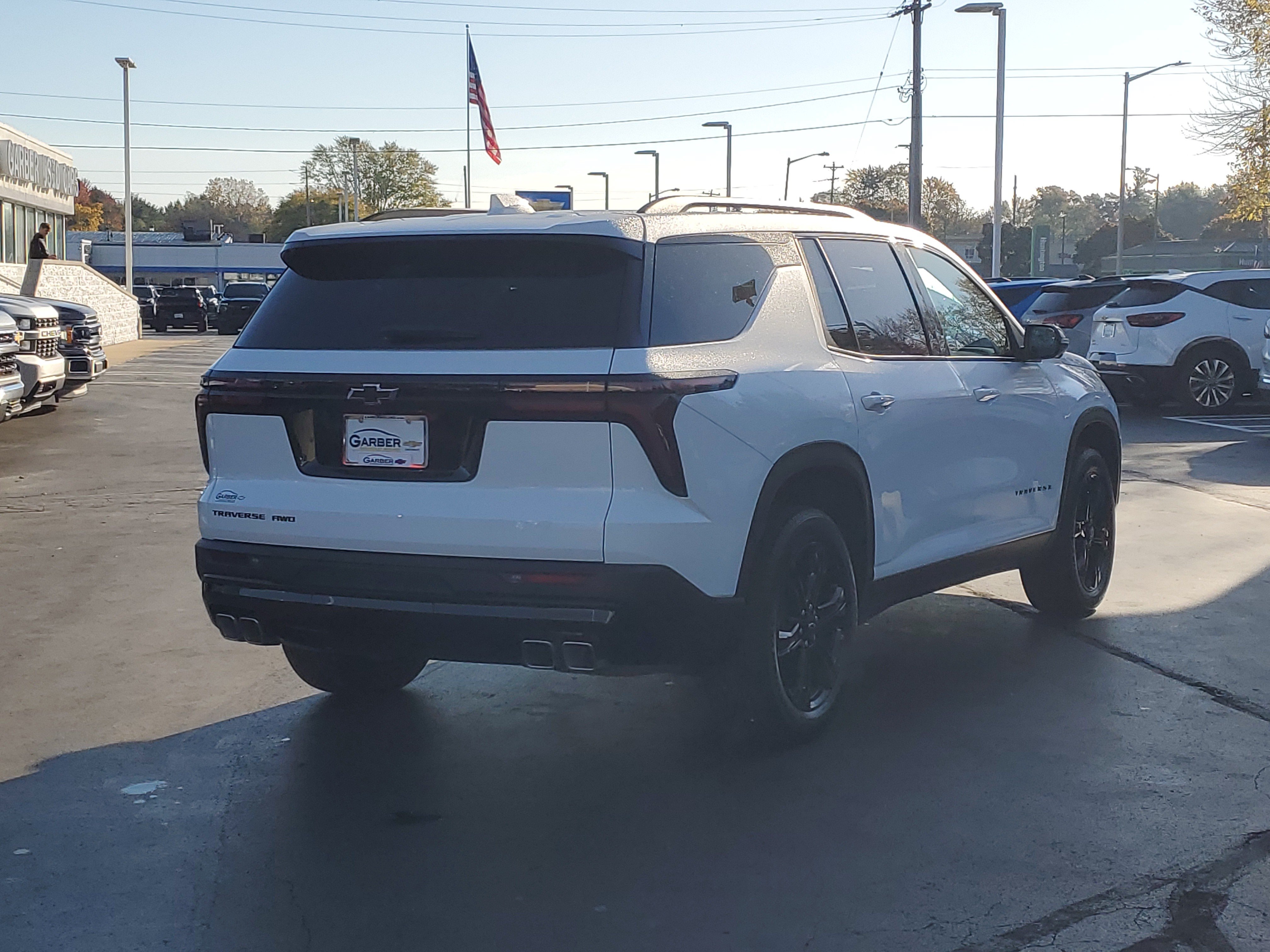 Used 2027 Chevrolet Traverse LT SUV