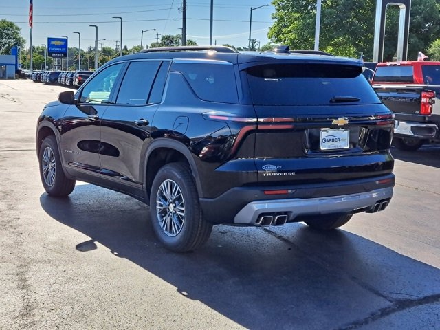 2025 Chevrolet Traverse photo 3