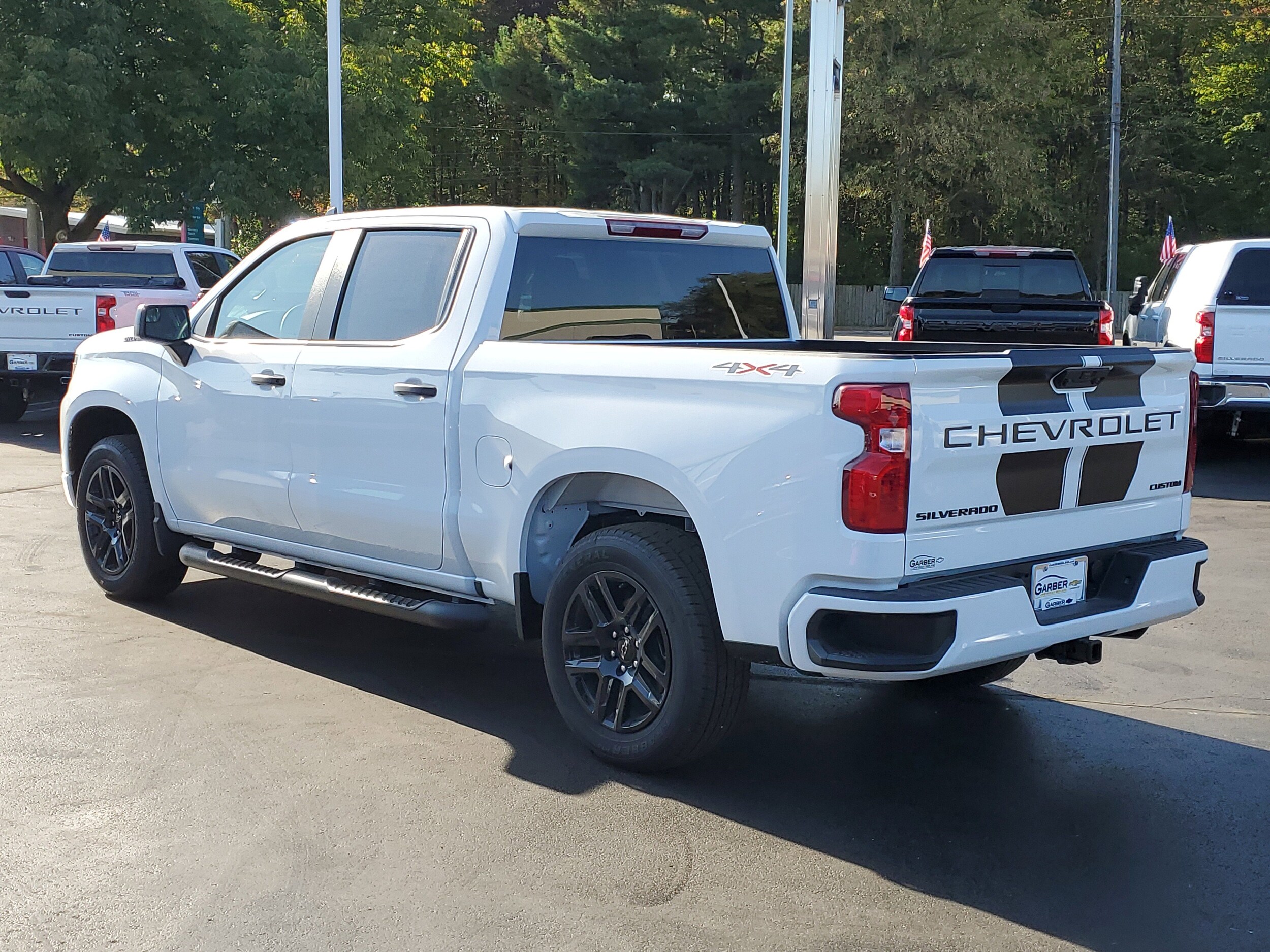 2025 Chevrolet Silverado 1500 Custom photo 3