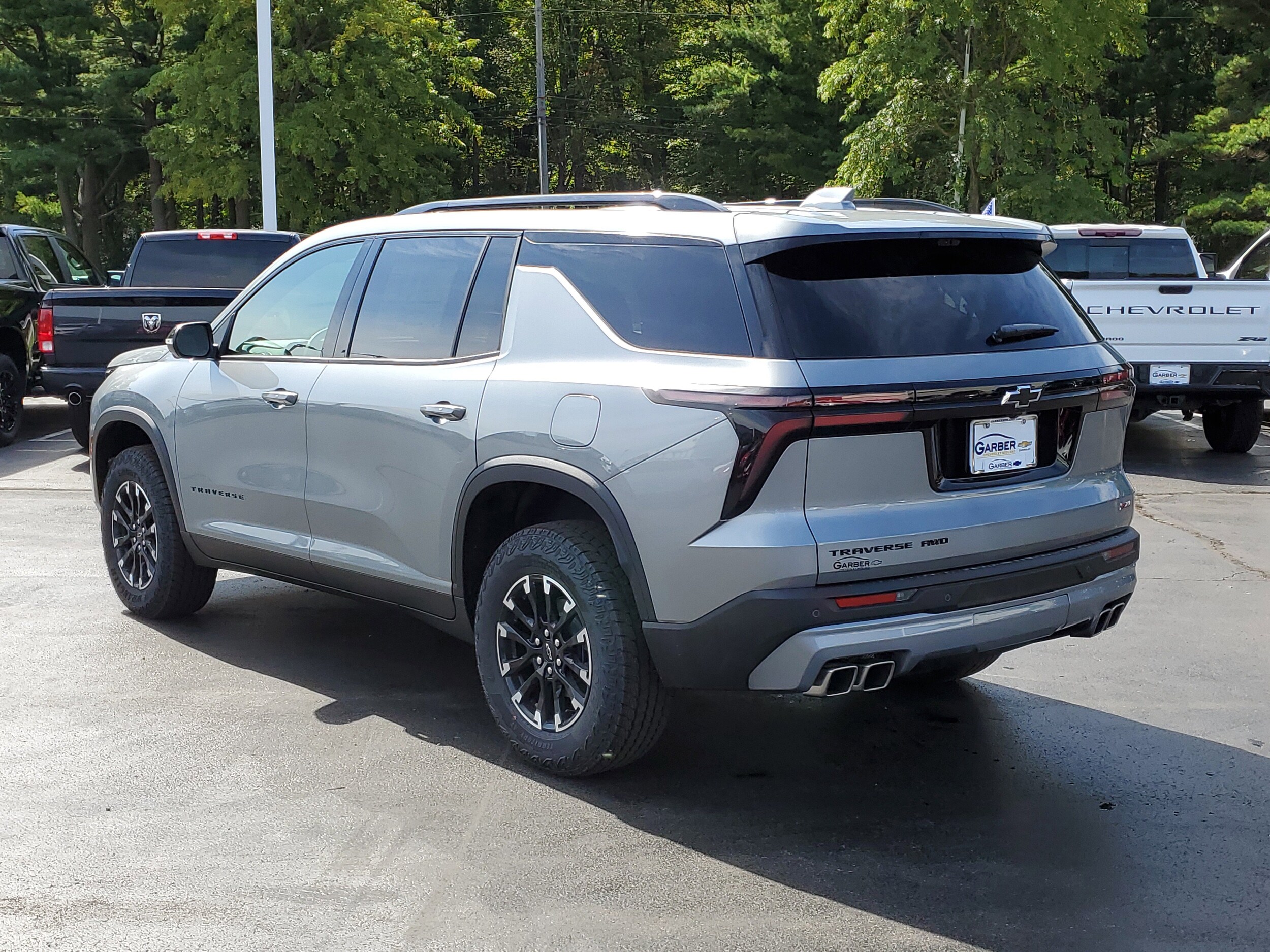 2026 Chevrolet Traverse Z71 photo 3