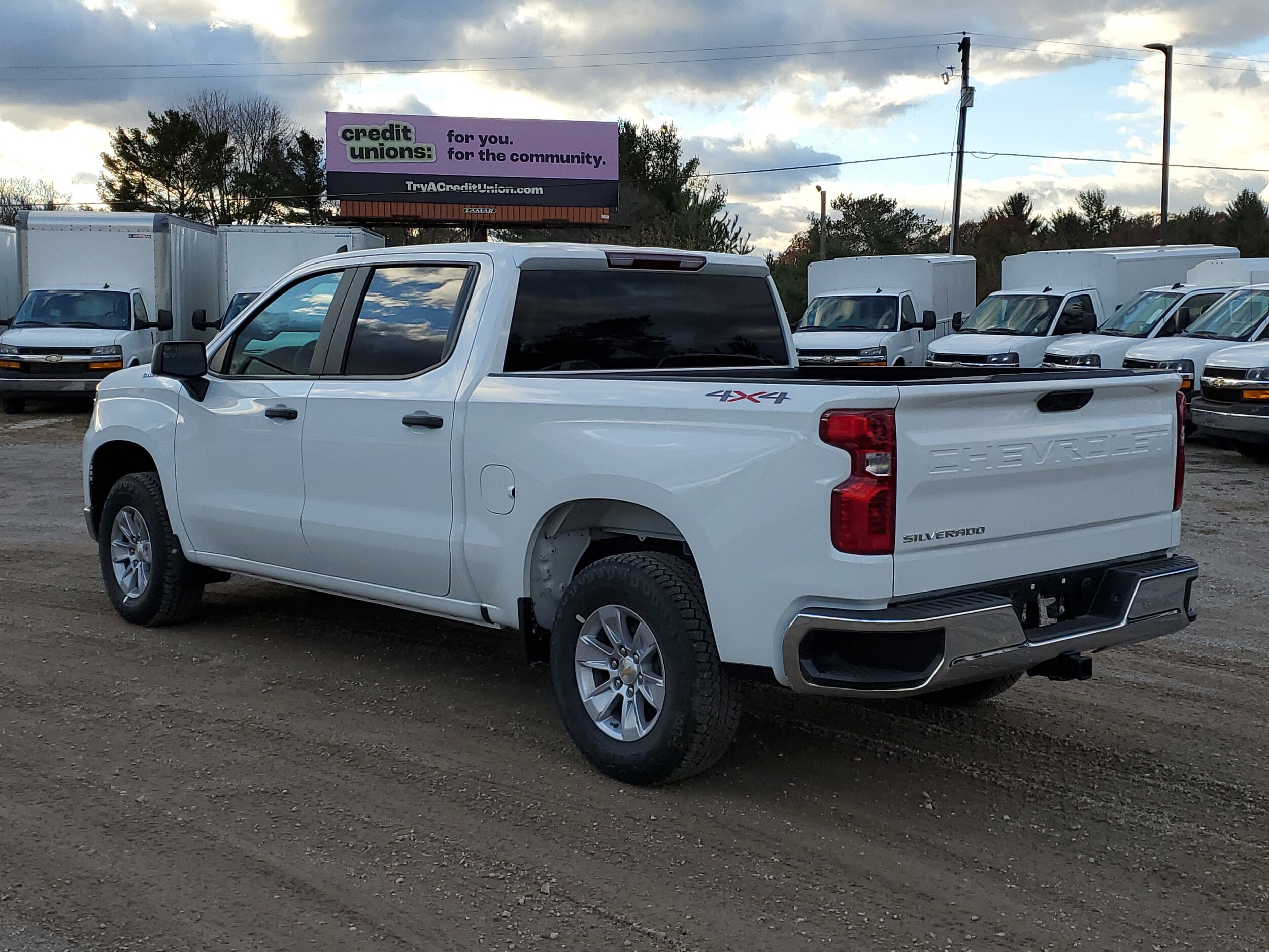 2026 Chevrolet Silverado 1500 photo 3