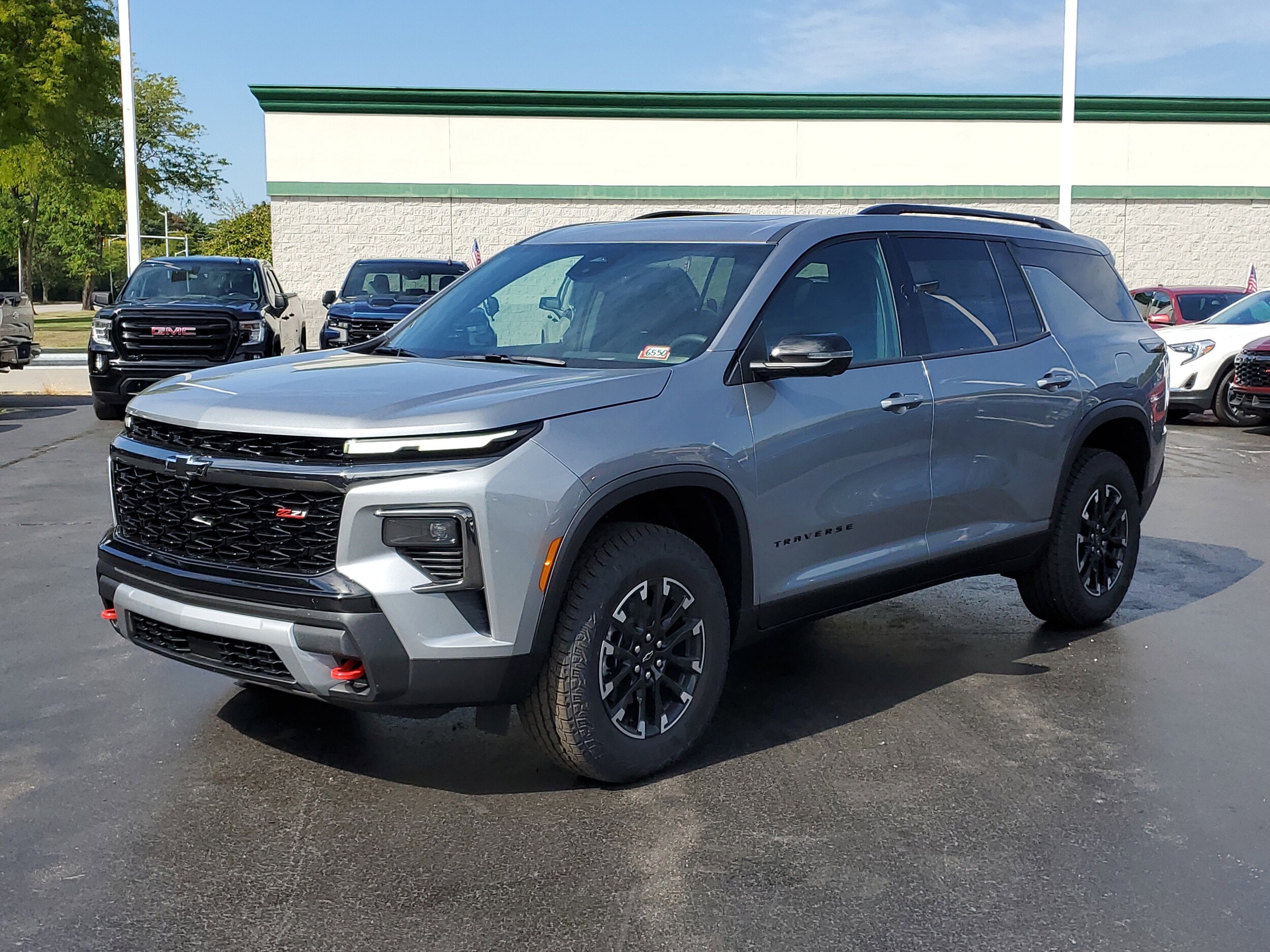 2026 Chevrolet Traverse Z71 photo 2