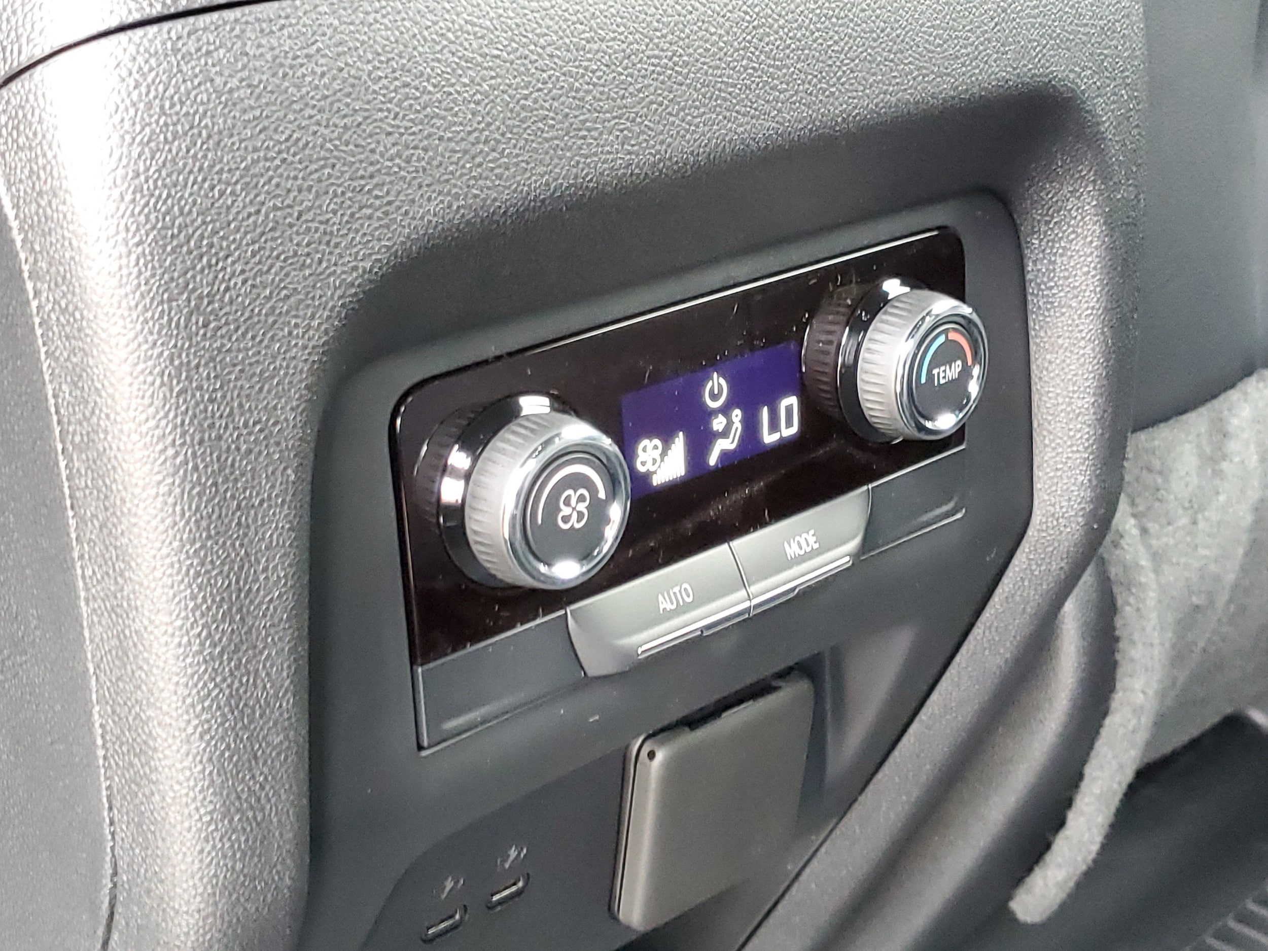 2027 Chevrolet Traverse LT - Photo 30