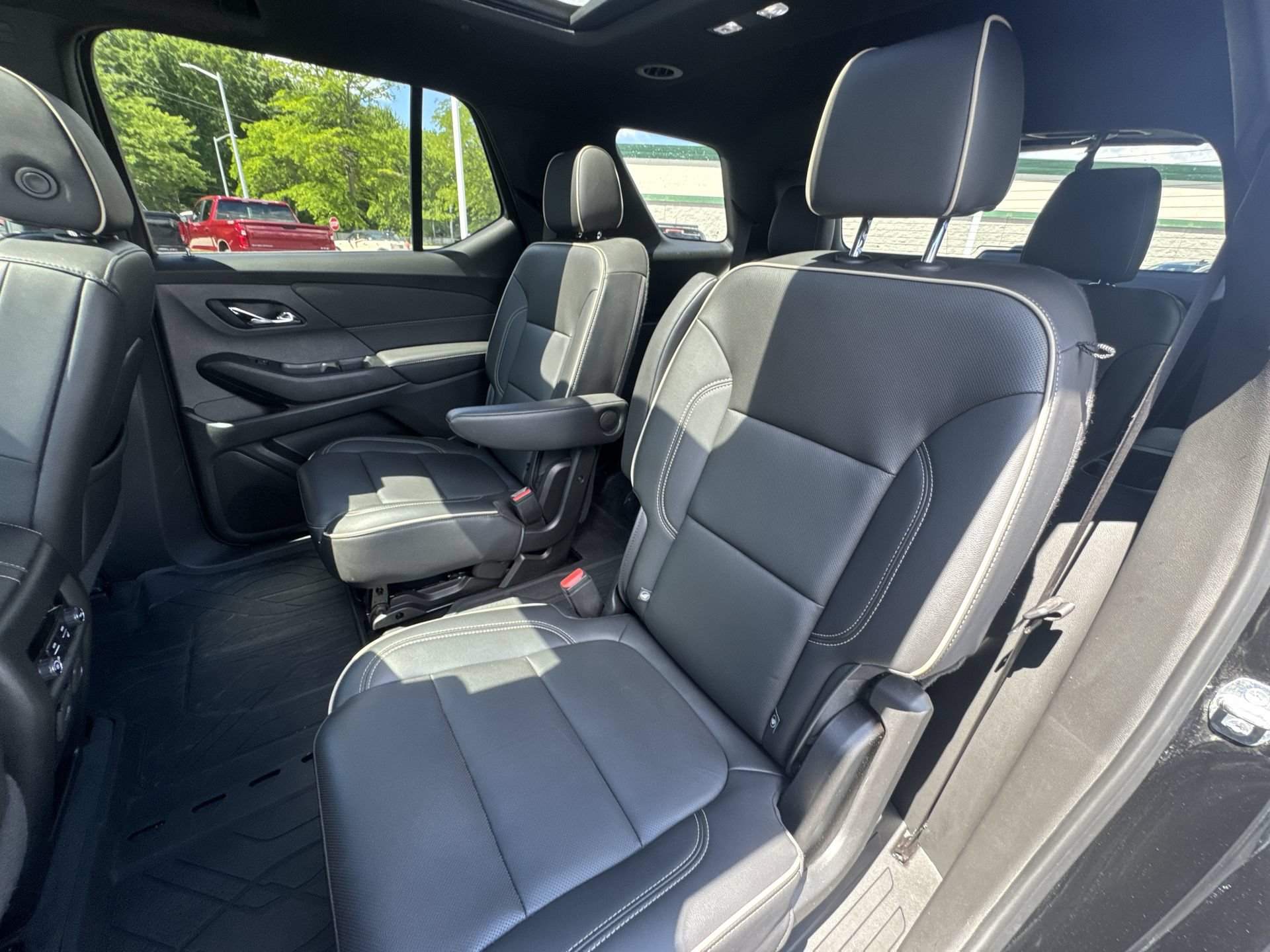 2022 Chevrolet Traverse Premier - Photo 24