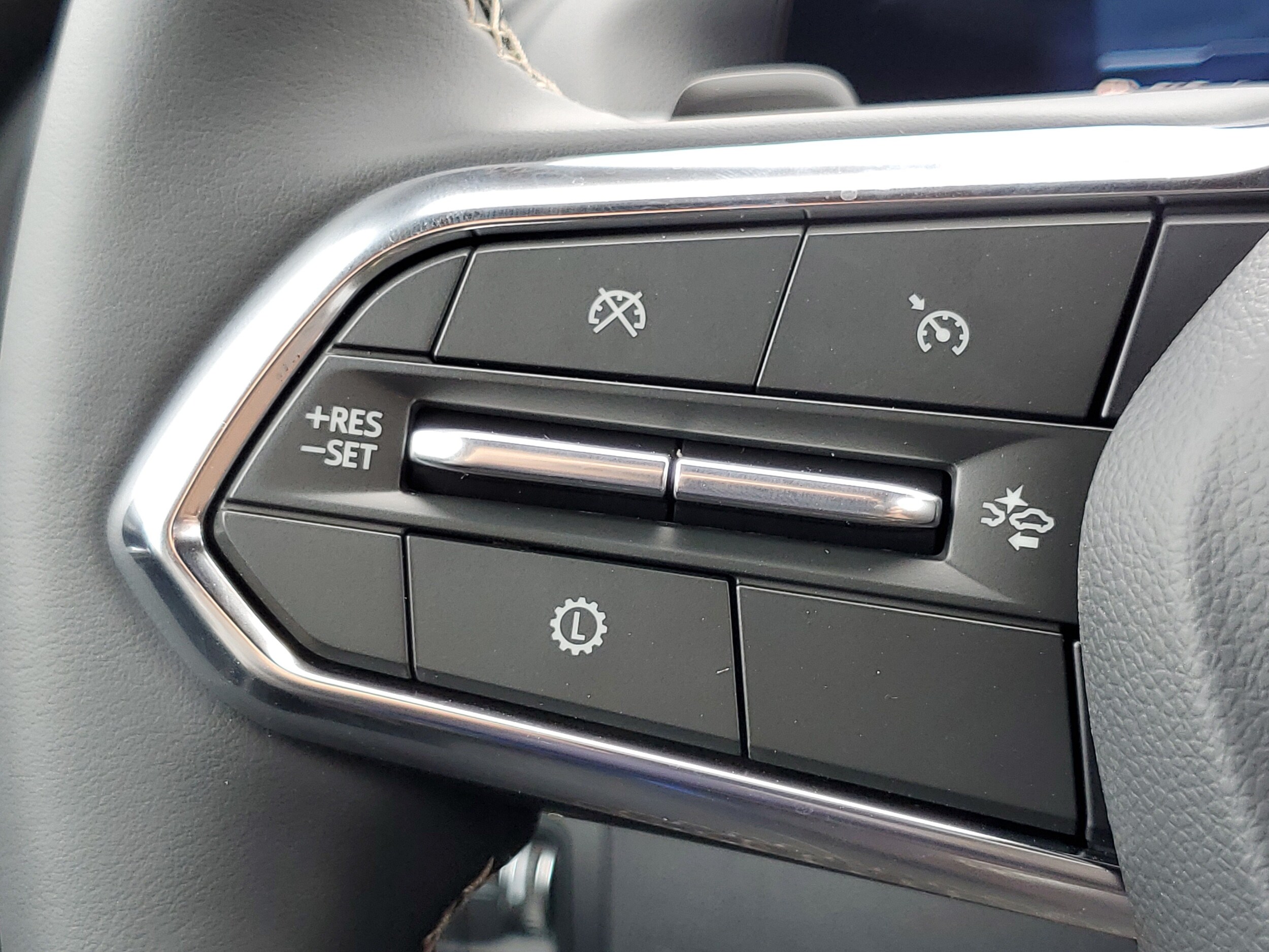 2027 Chevrolet Traverse Z71 - Photo 12