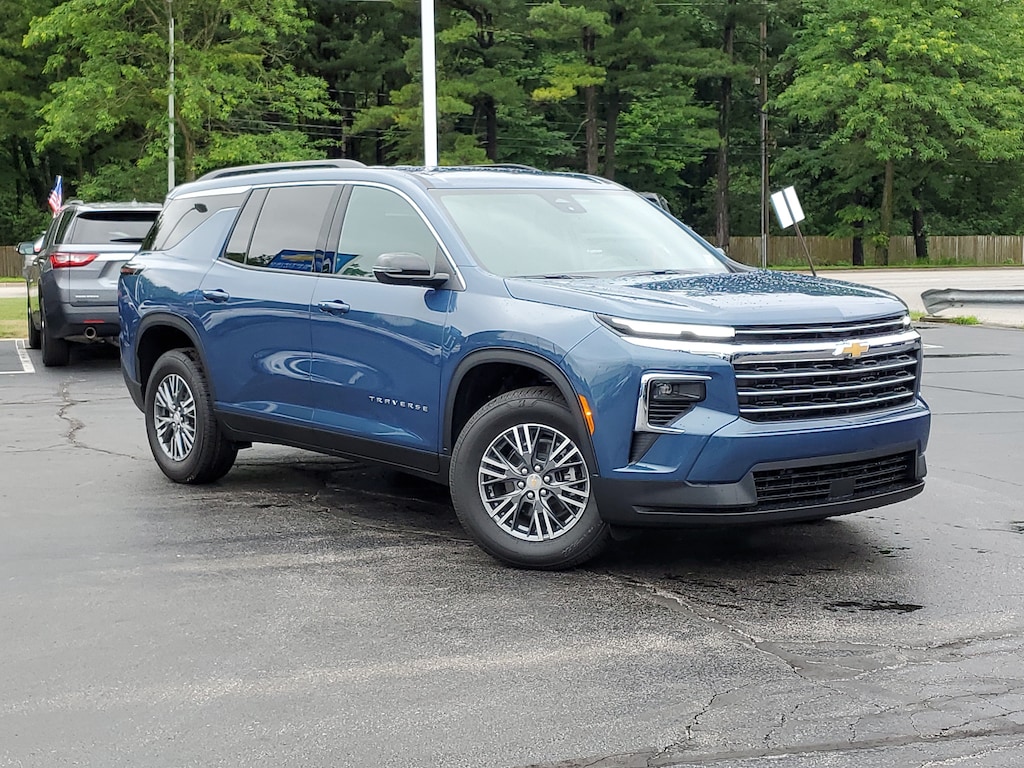 New 2026 Chevrolet Traverse LT SUV