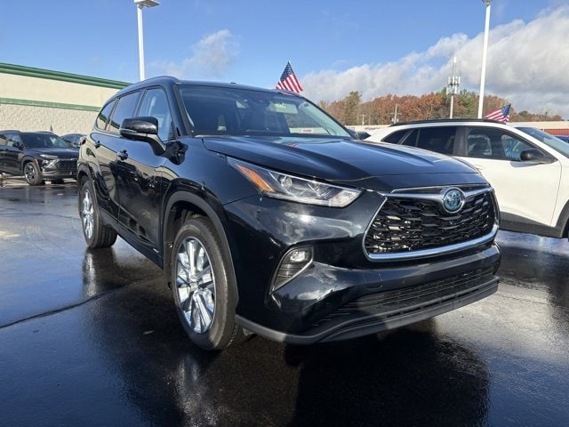 2023 Toyota Highlander Limited's photo