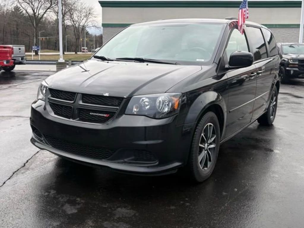 Used 2017 Dodge Grand Caravan SE Plus Van