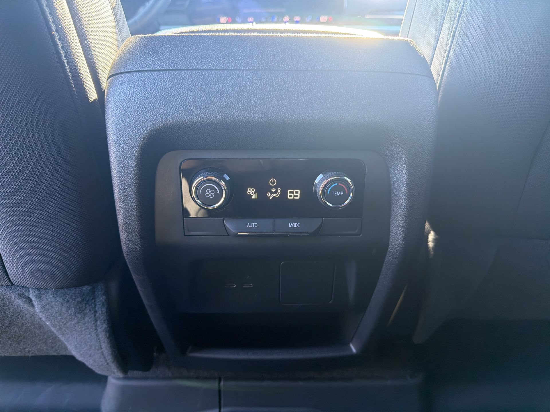 2025 Chevrolet Traverse LT - Photo 35