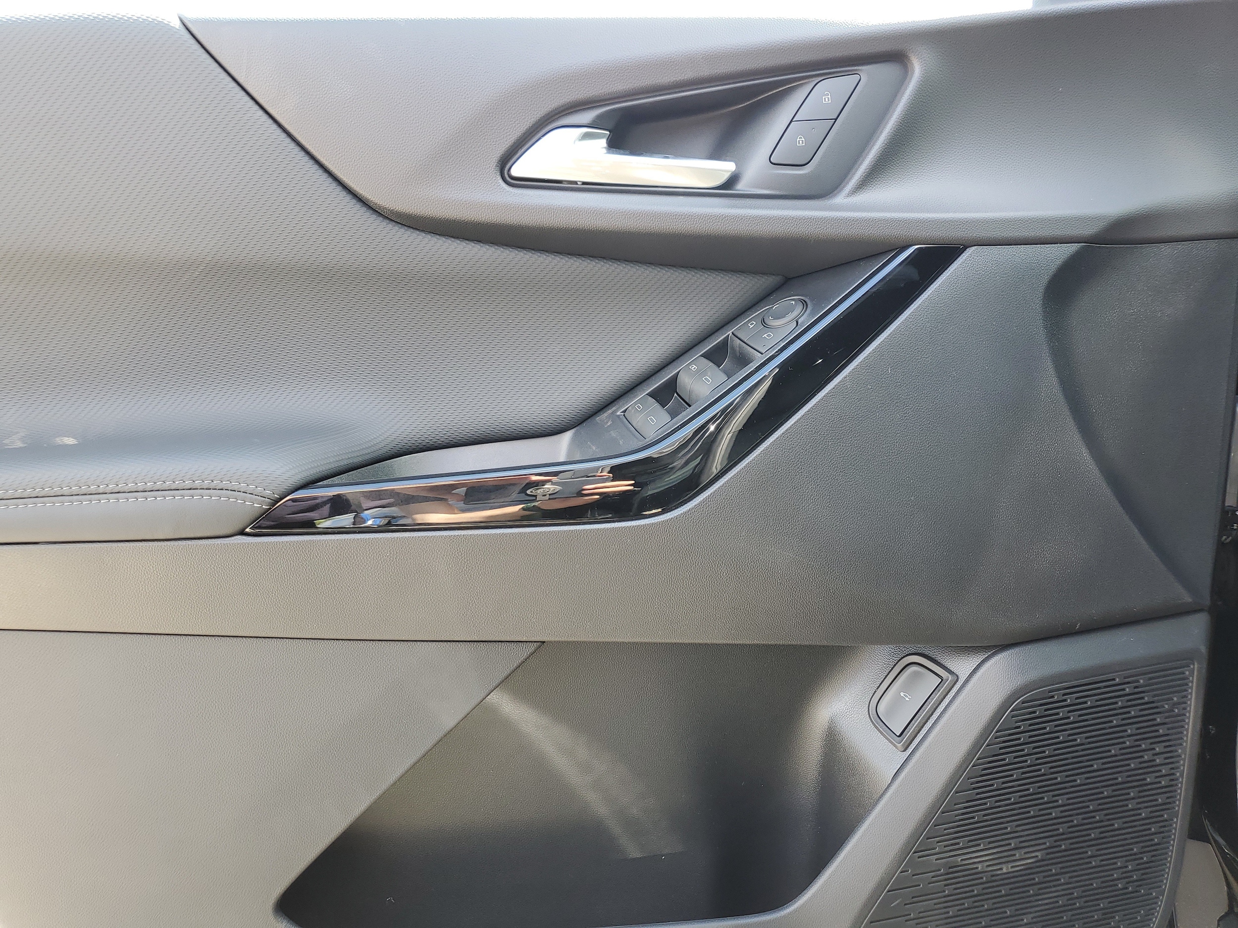 2027 Chevrolet Equinox RS - Photo 21