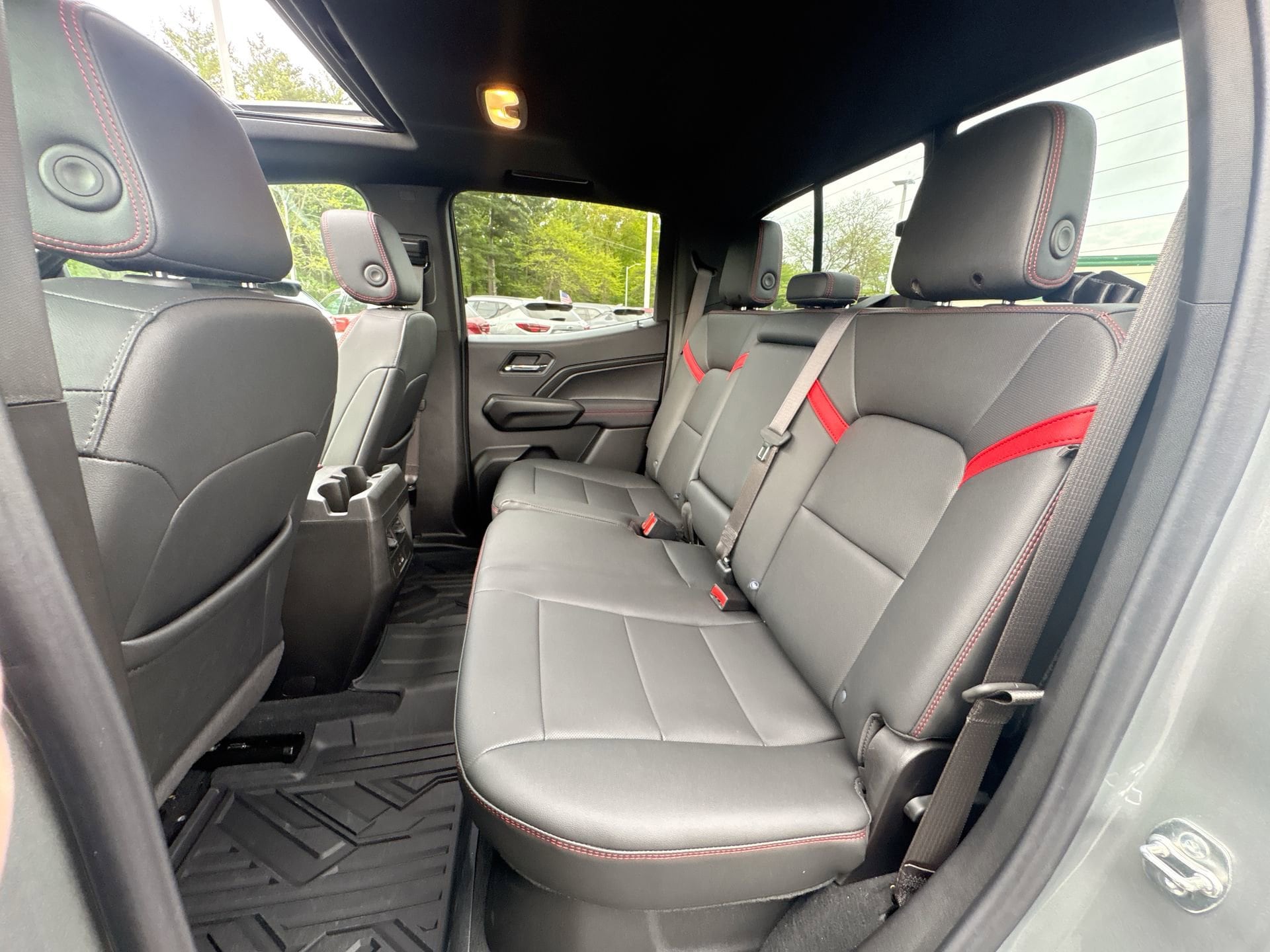 2025 Chevrolet Colorado Z71 - Photo 25