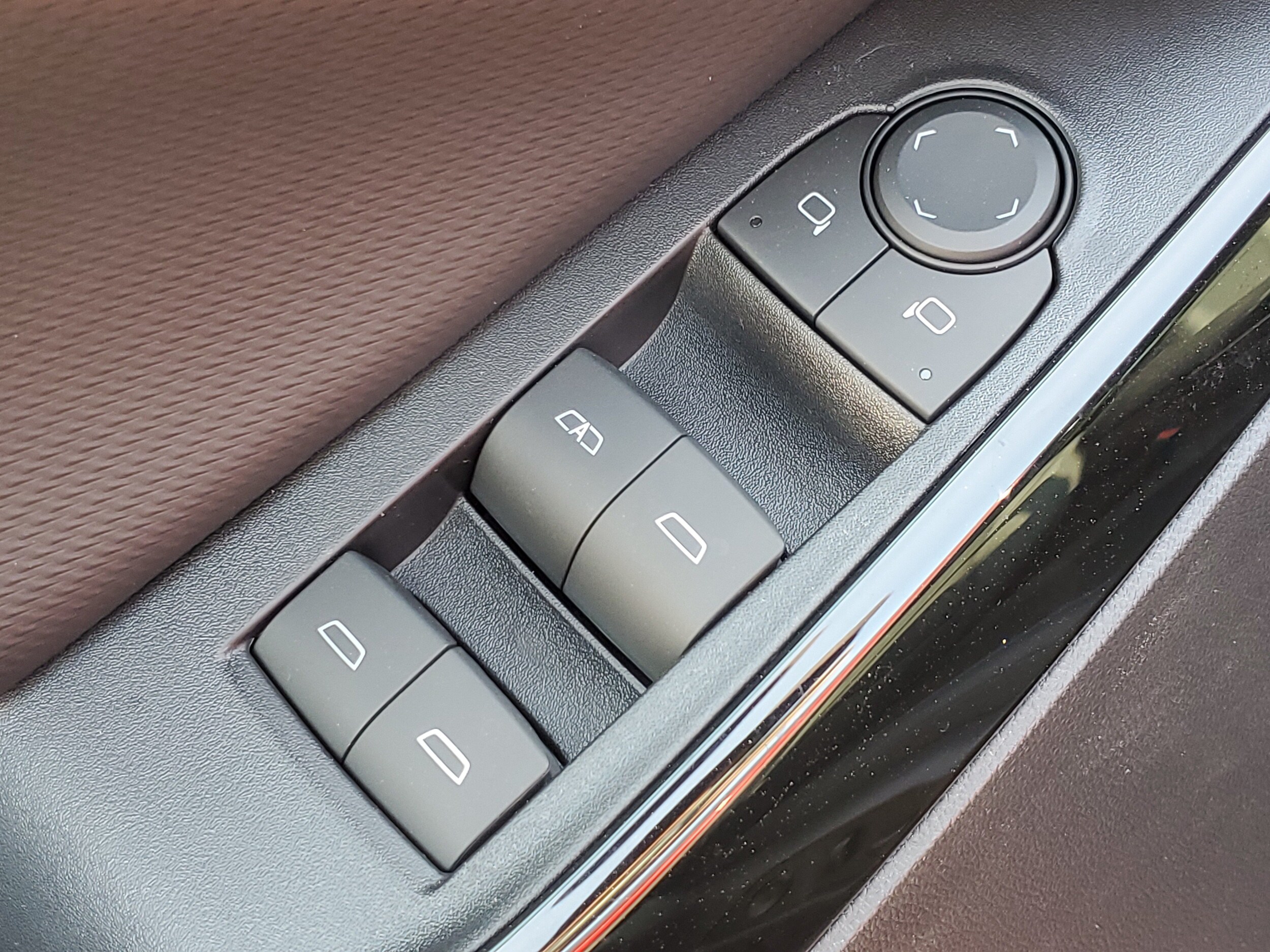 2027 Chevrolet Equinox LT - Photo 22