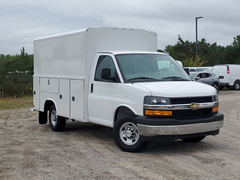 New 2026 Chevrolet Express Cutaway 3500 1WT Cutaway Van