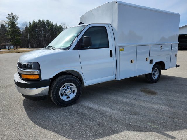 2025 Chevrolet Express Cutaway 3500 photo 4