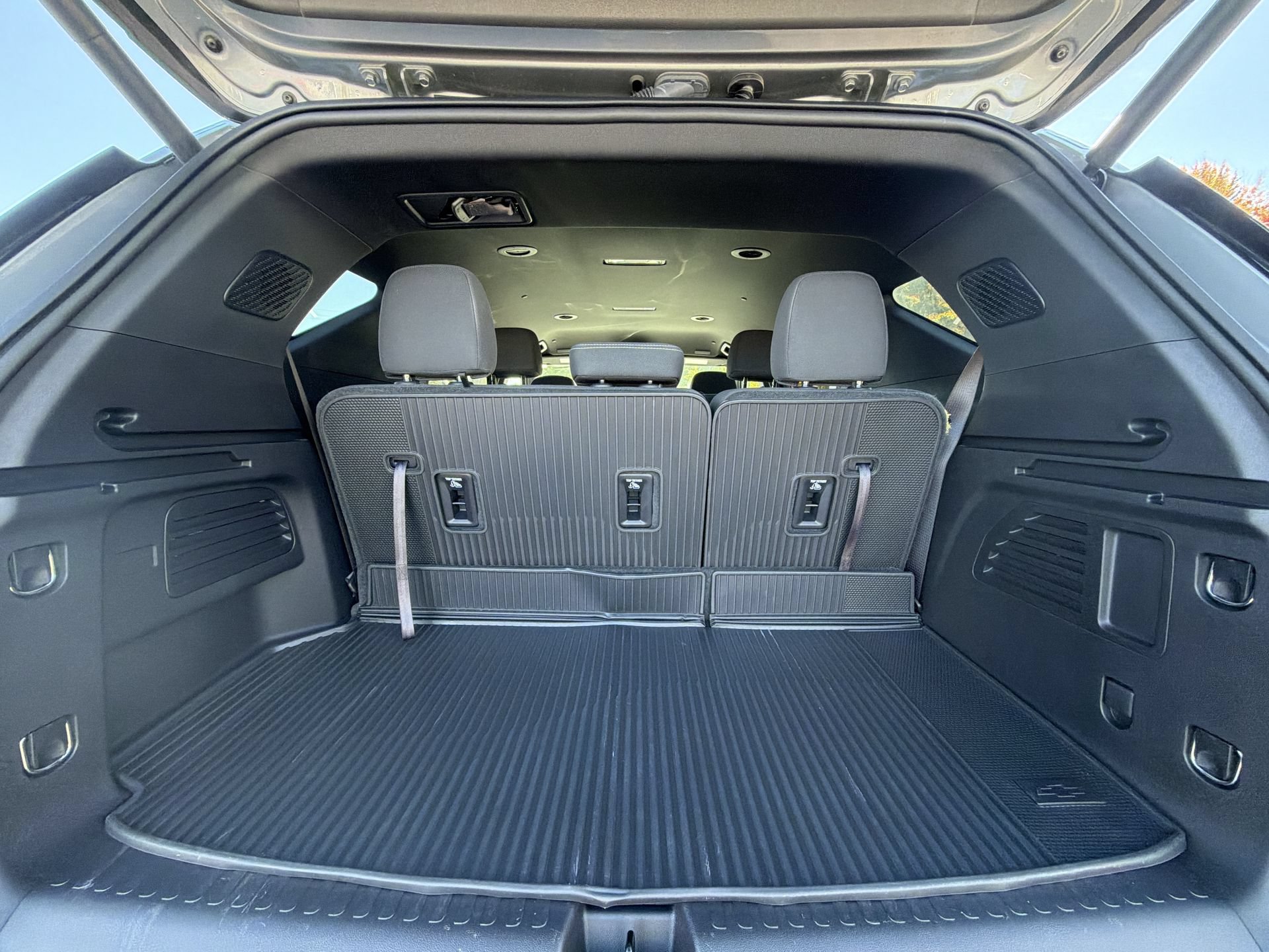2025 Chevrolet Traverse LT - Photo 38