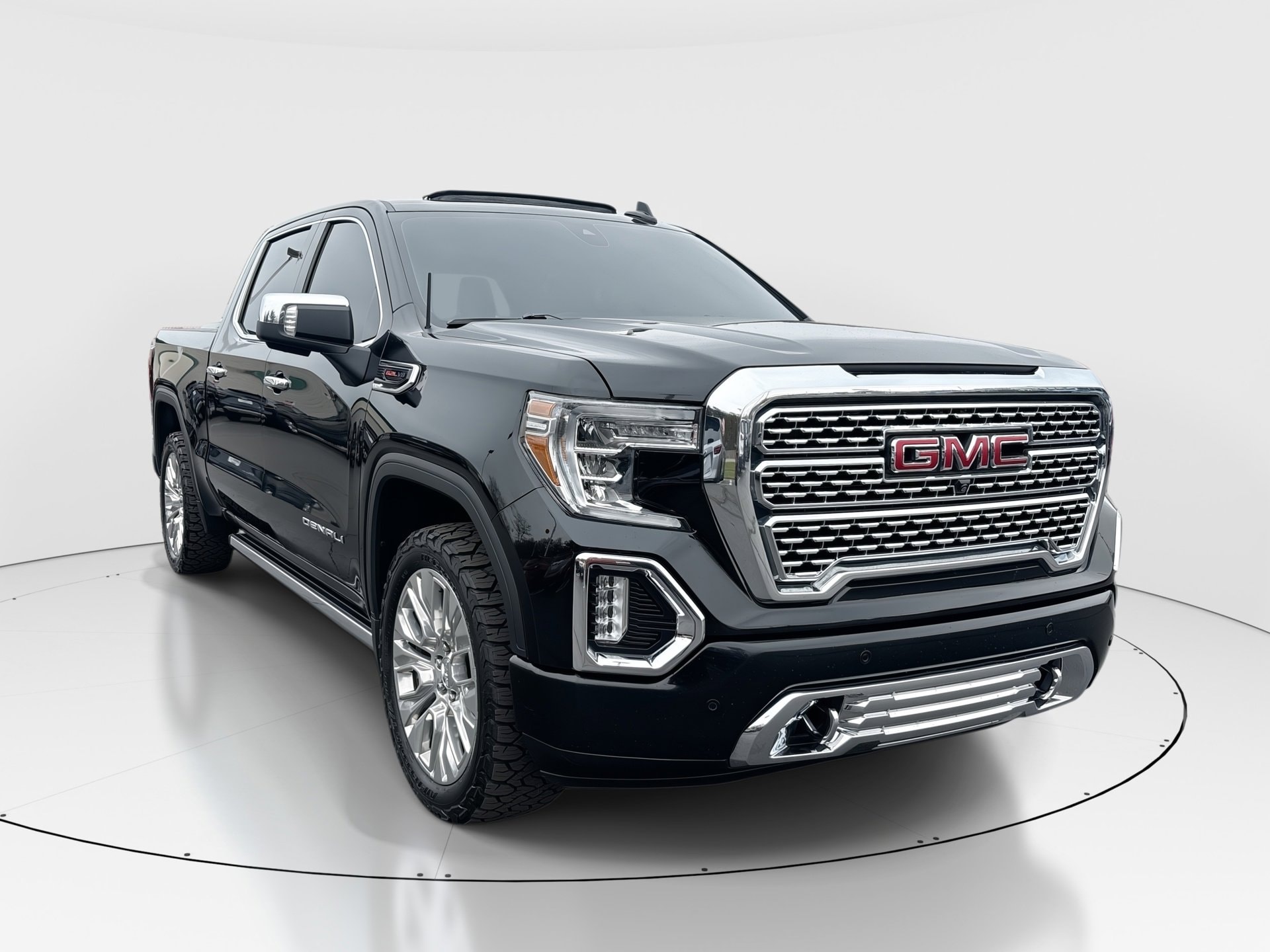 2020 GMC Sierra 4WD Crew Cab Short Box Denali's photo