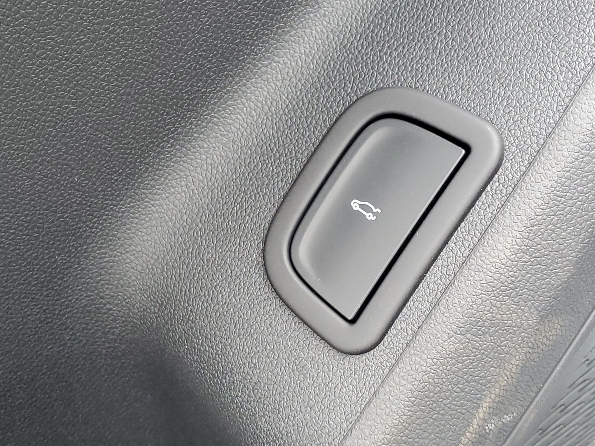 2027 Chevrolet Traverse Z71 - Photo 23