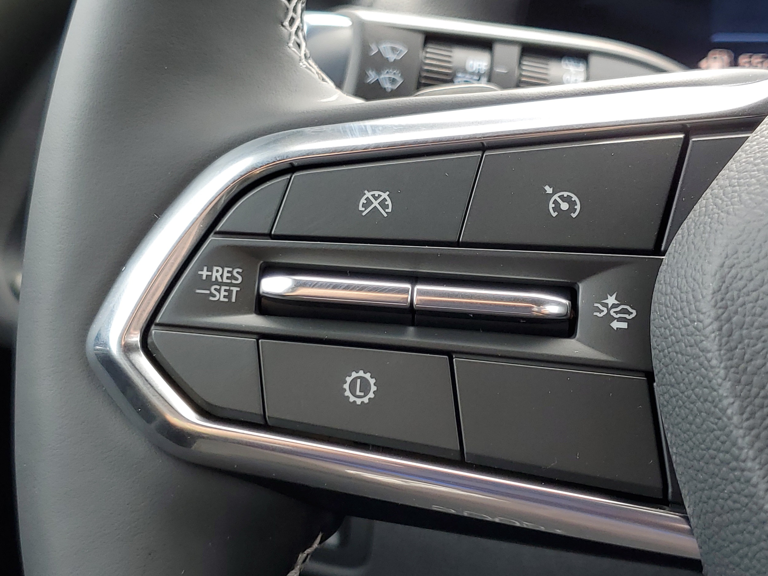 2027 Chevrolet Traverse LT - Photo 12