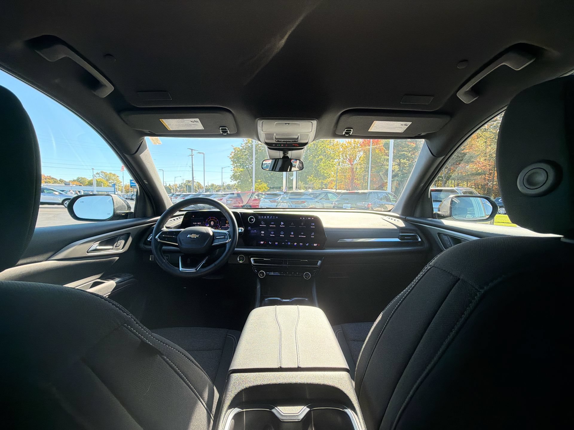 2025 Chevrolet Traverse LT - Photo 36