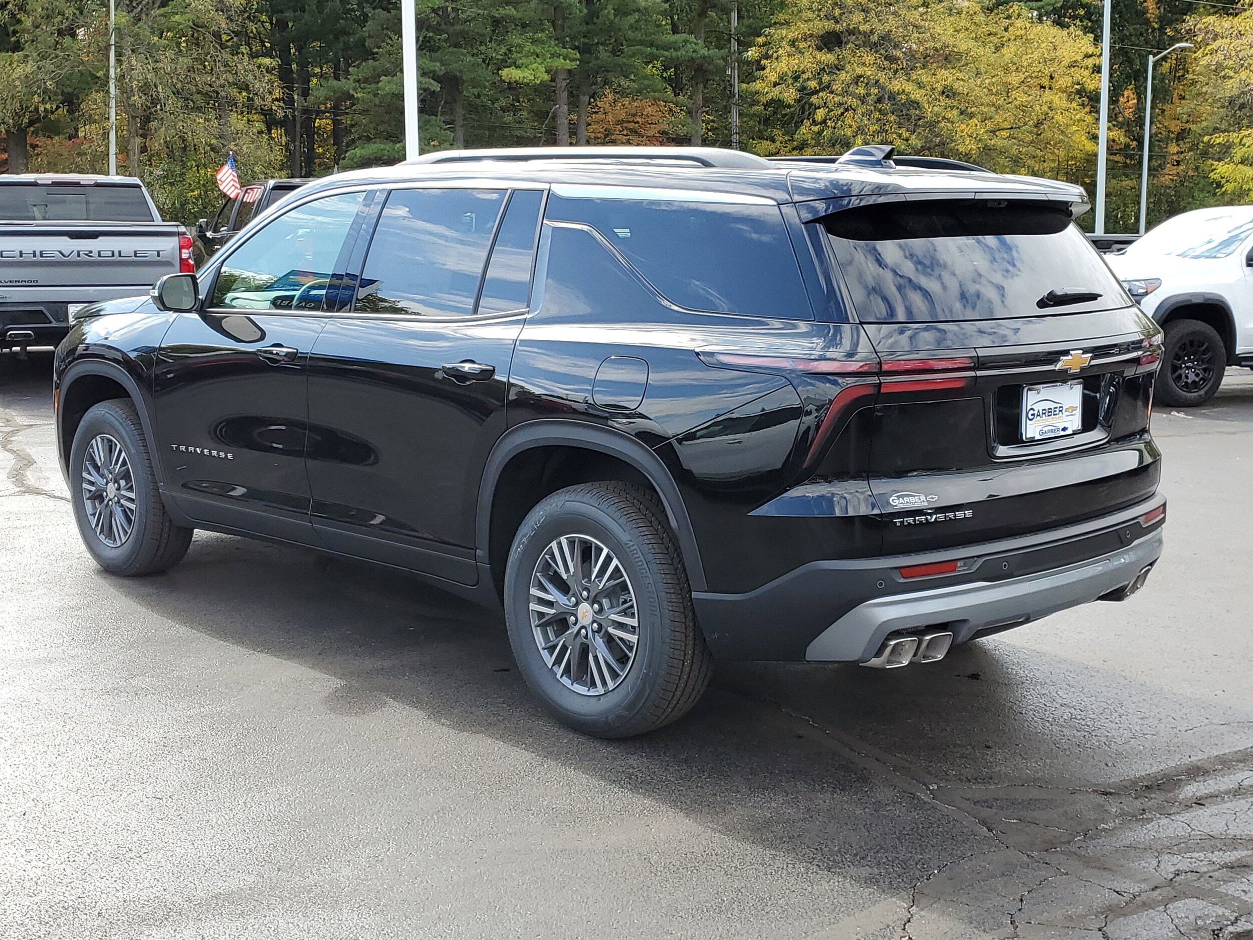 2026 Chevrolet Traverse photo 3
