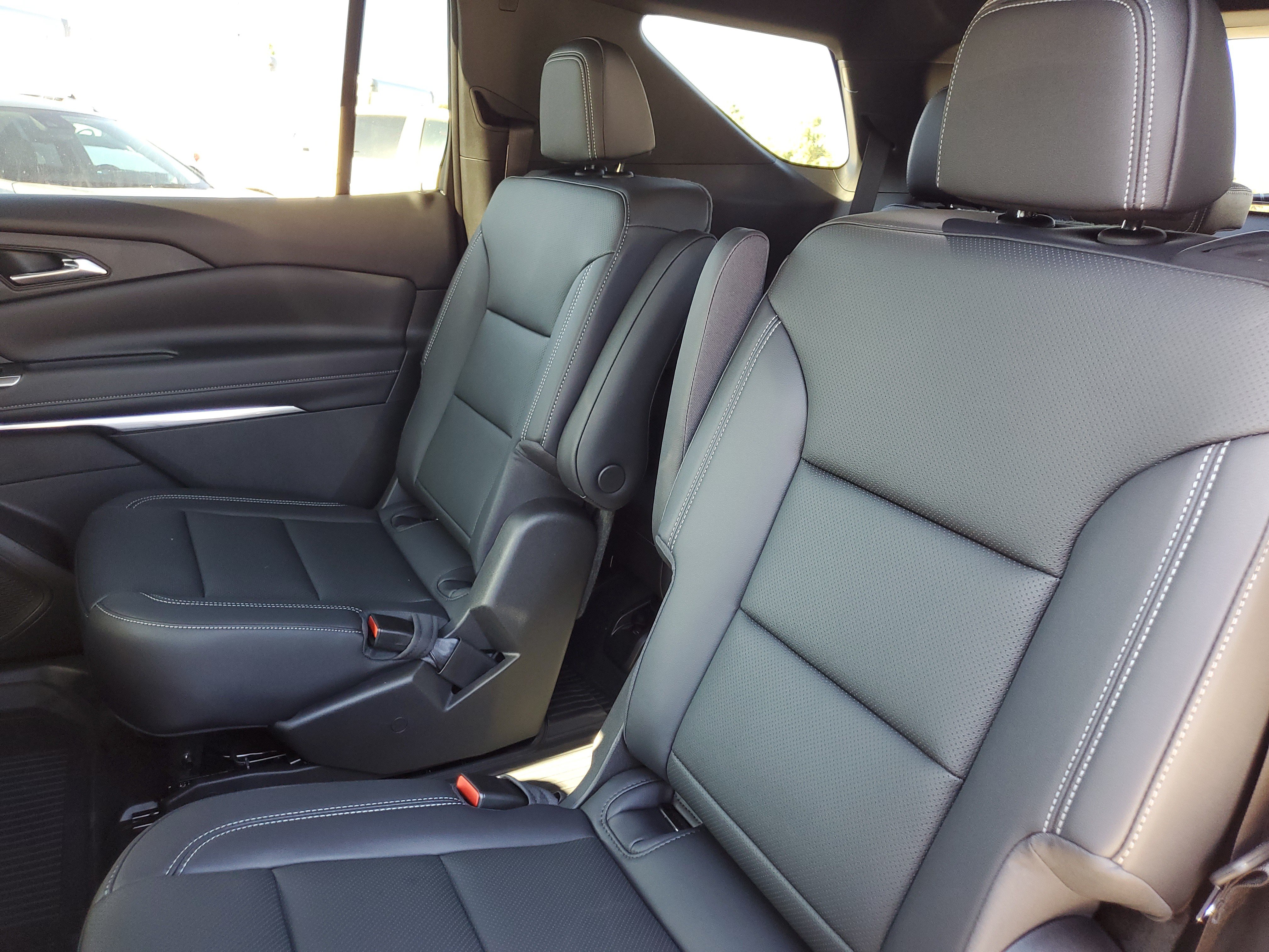 2027 Chevrolet Traverse LT - Photo 27