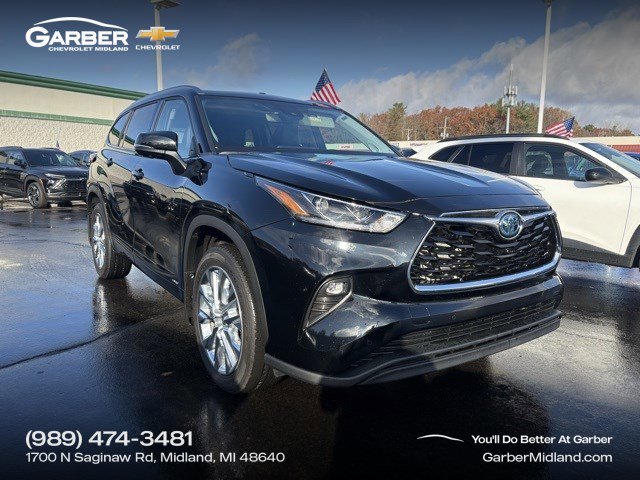 2023 Toyota Highlander Limited's photo