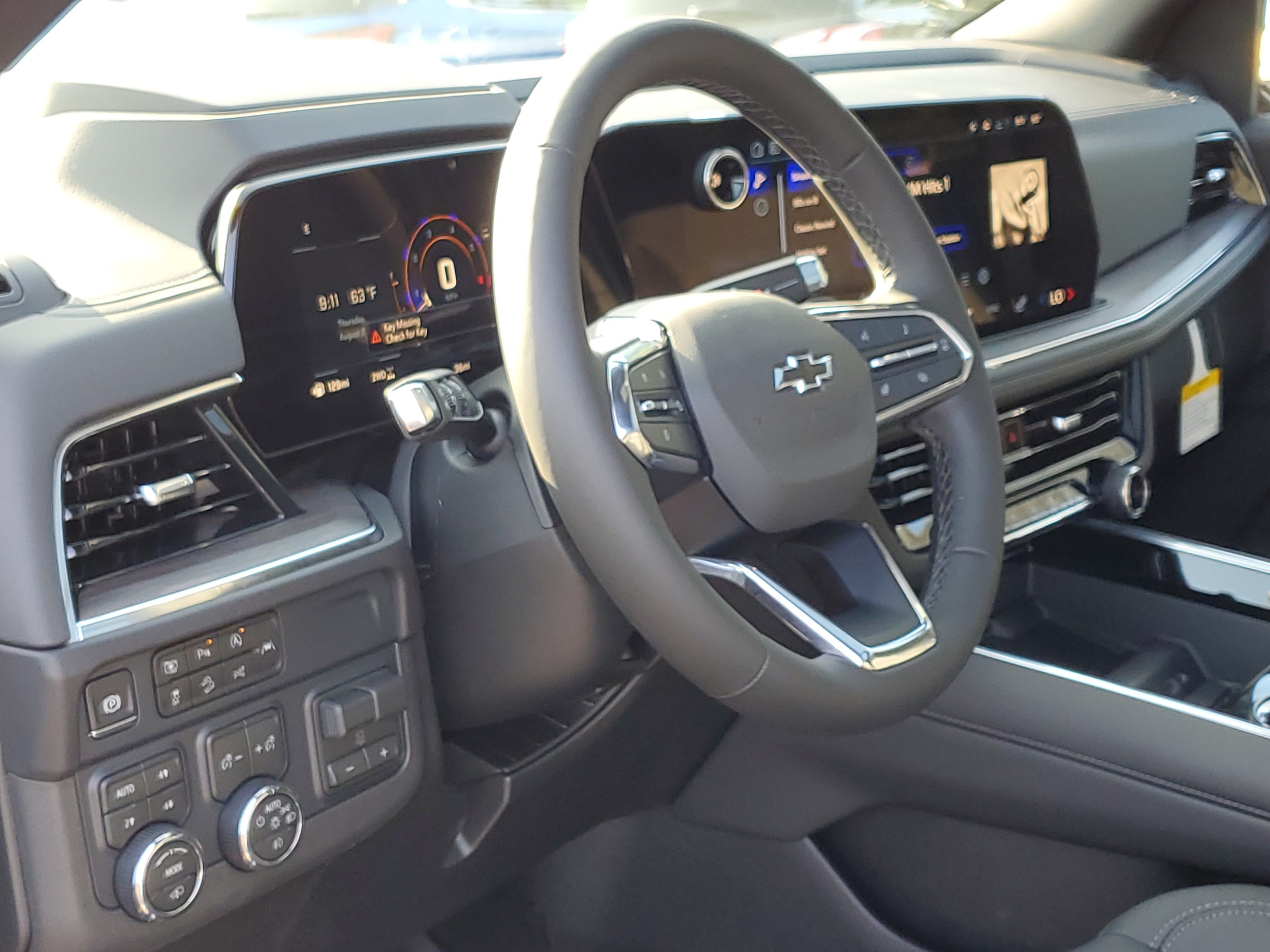 2026 Chevrolet Suburban Z71 - Photo 8