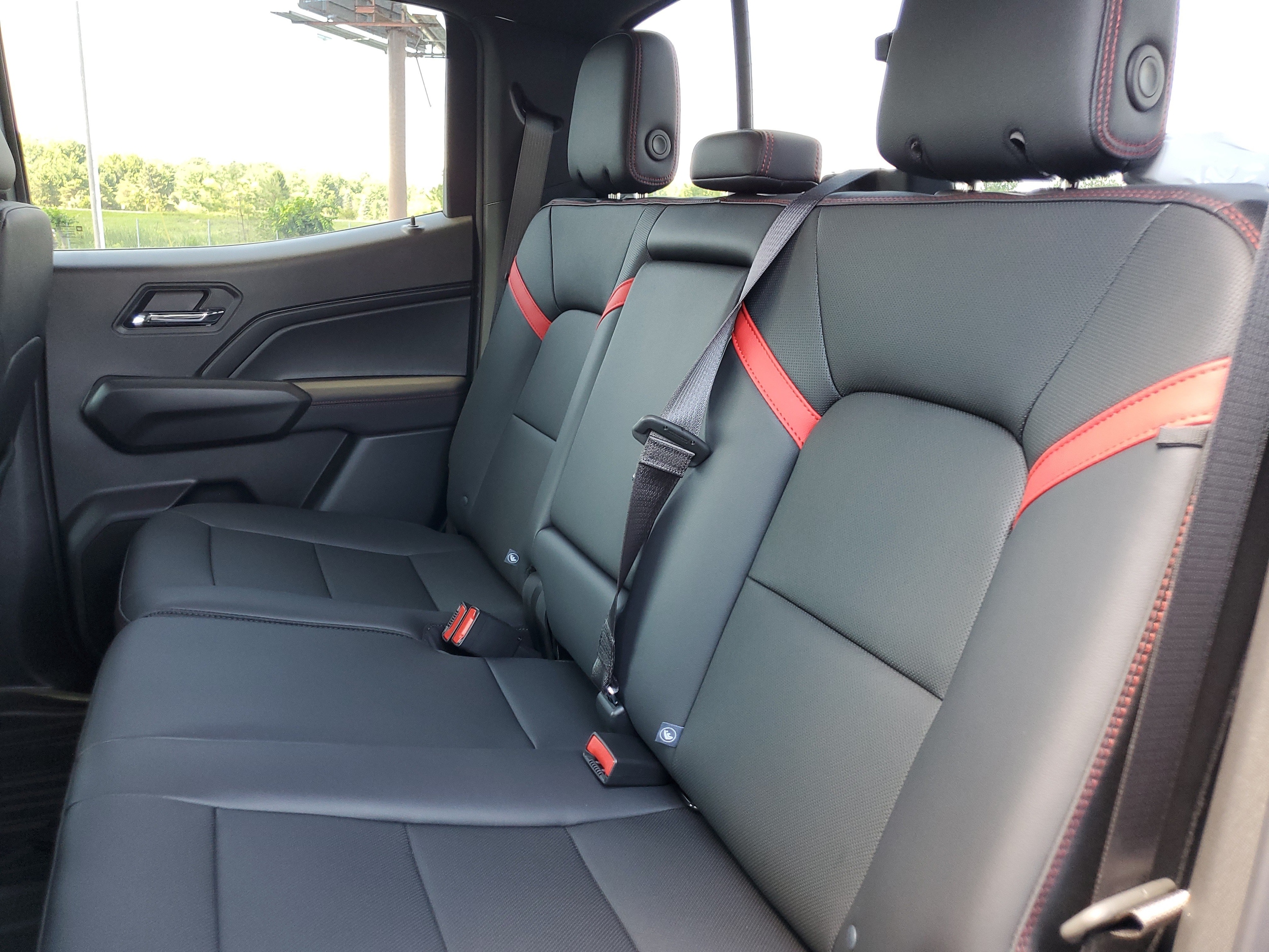 2026 Chevrolet Colorado Z71 - Photo 27