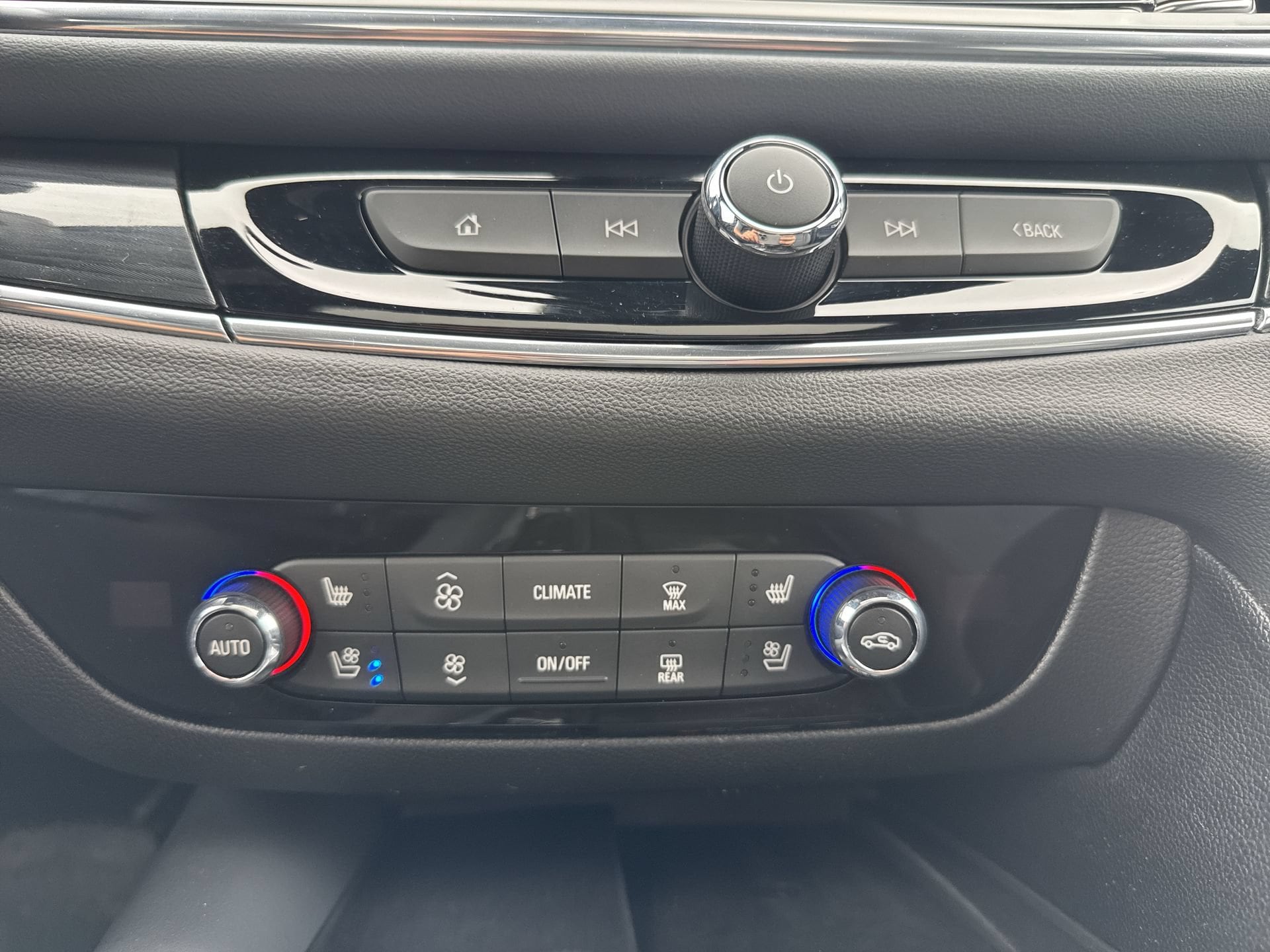 2024 Buick Enclave Premium - Photo 17