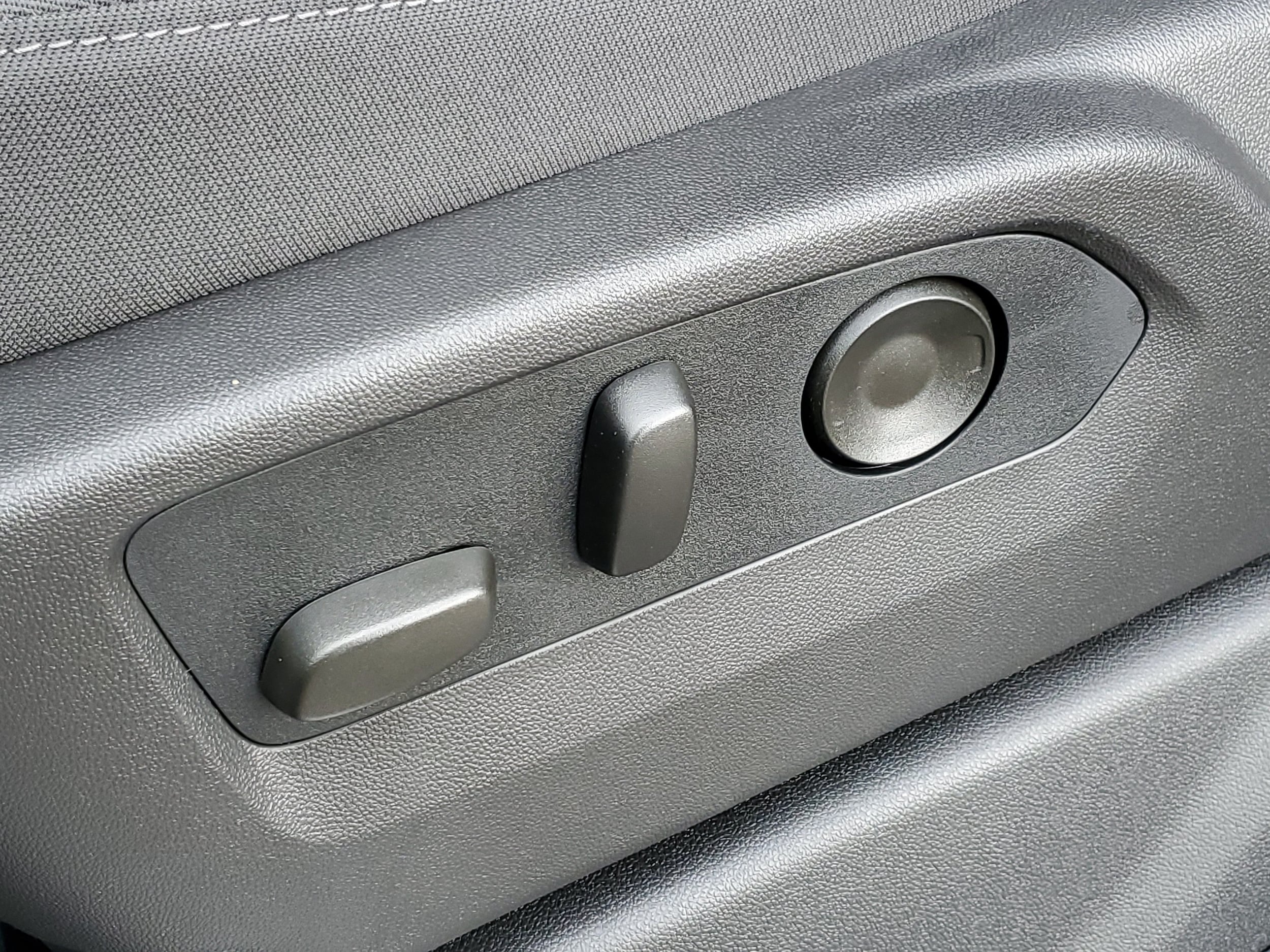 2026 Chevrolet Silverado 1500 LT - Photo 6