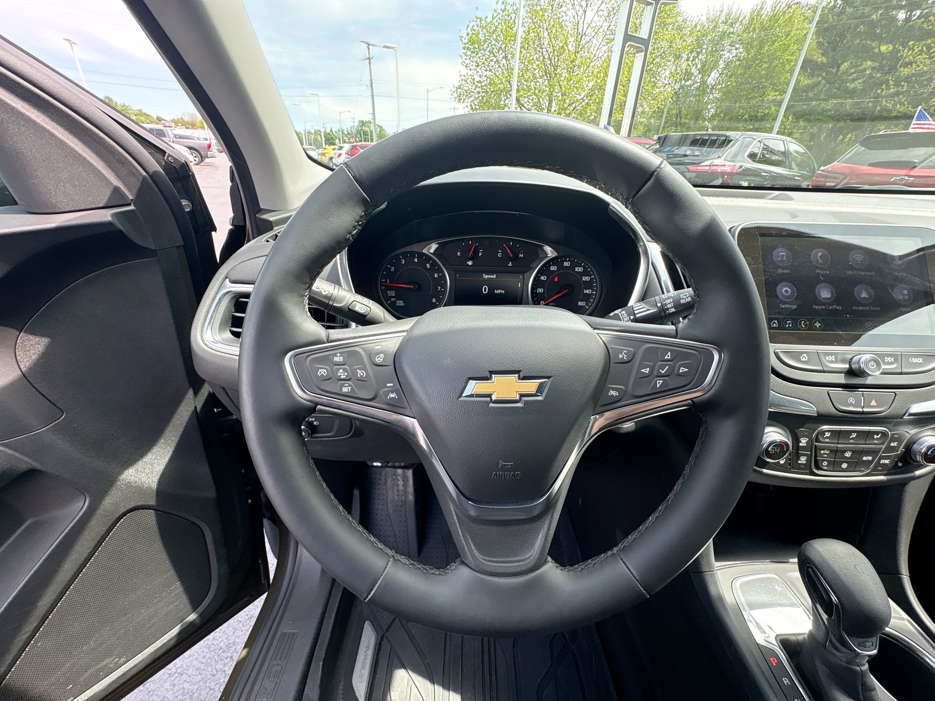 2024 Chevrolet Equinox LT - Photo 11