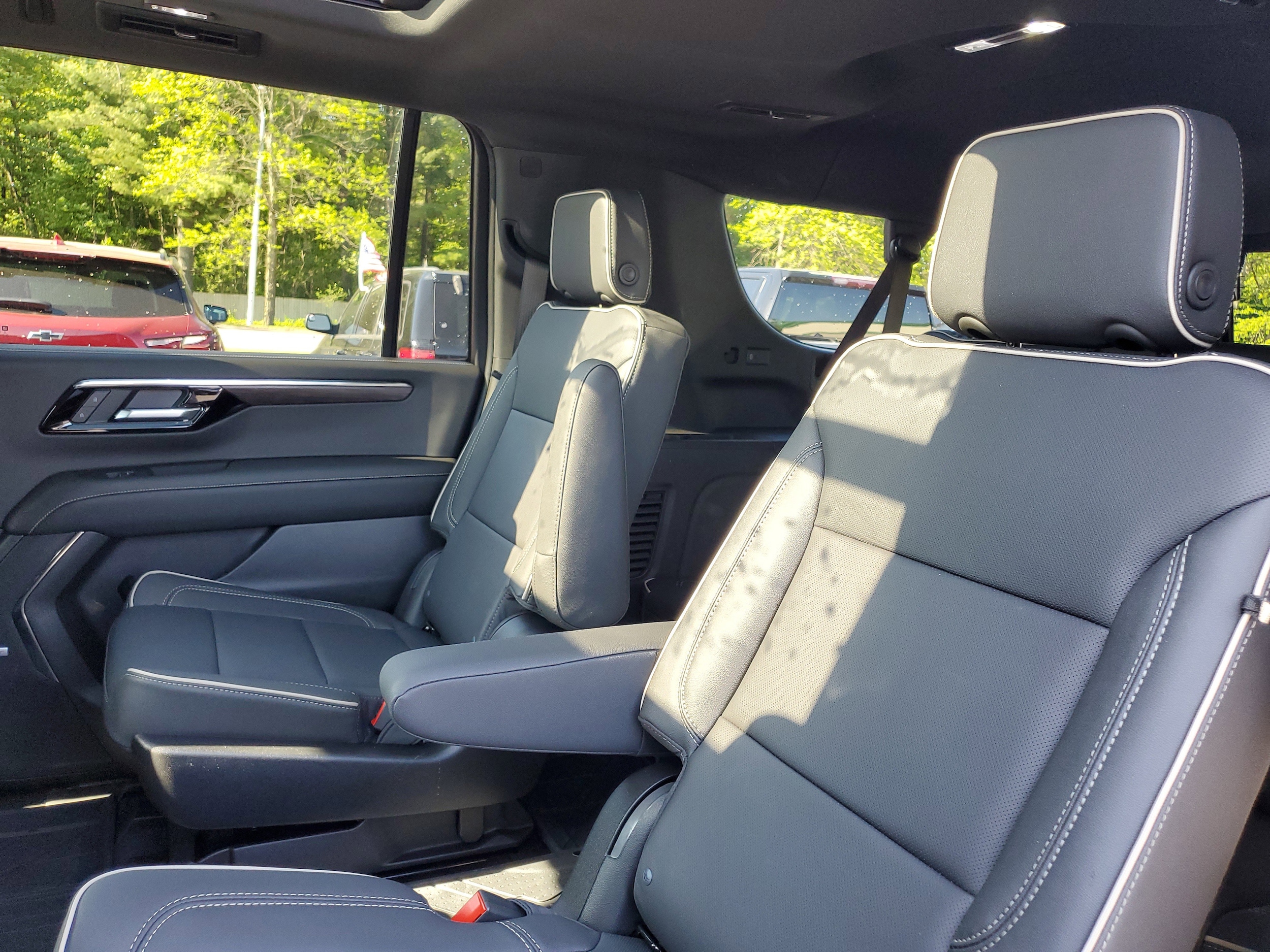 2026 Chevrolet Suburban Premier - Photo 28