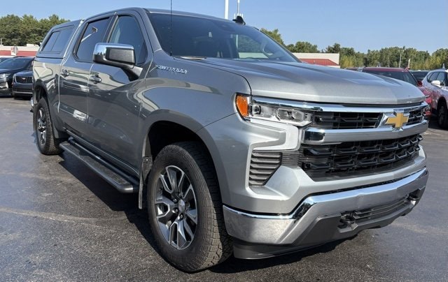 2024 Chevrolet Silverado 1500 LT's photo