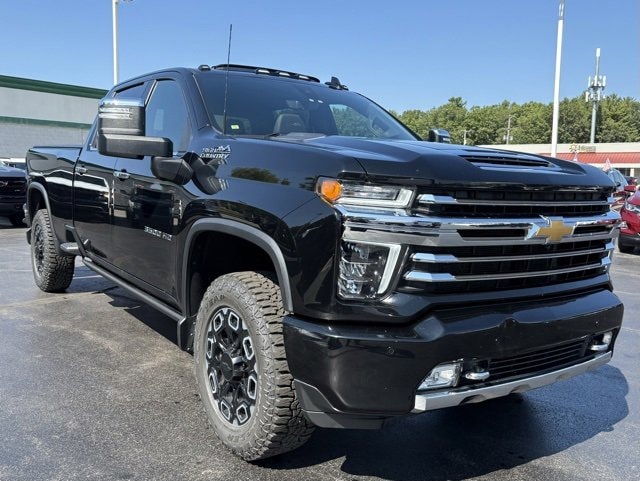 2022 Chevrolet Silverado 3500HD High Country's photo
