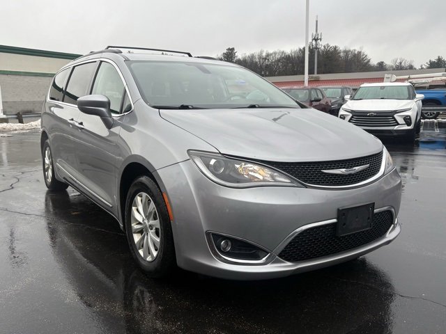 2017 Chrysler Pacifica Touring L's photo