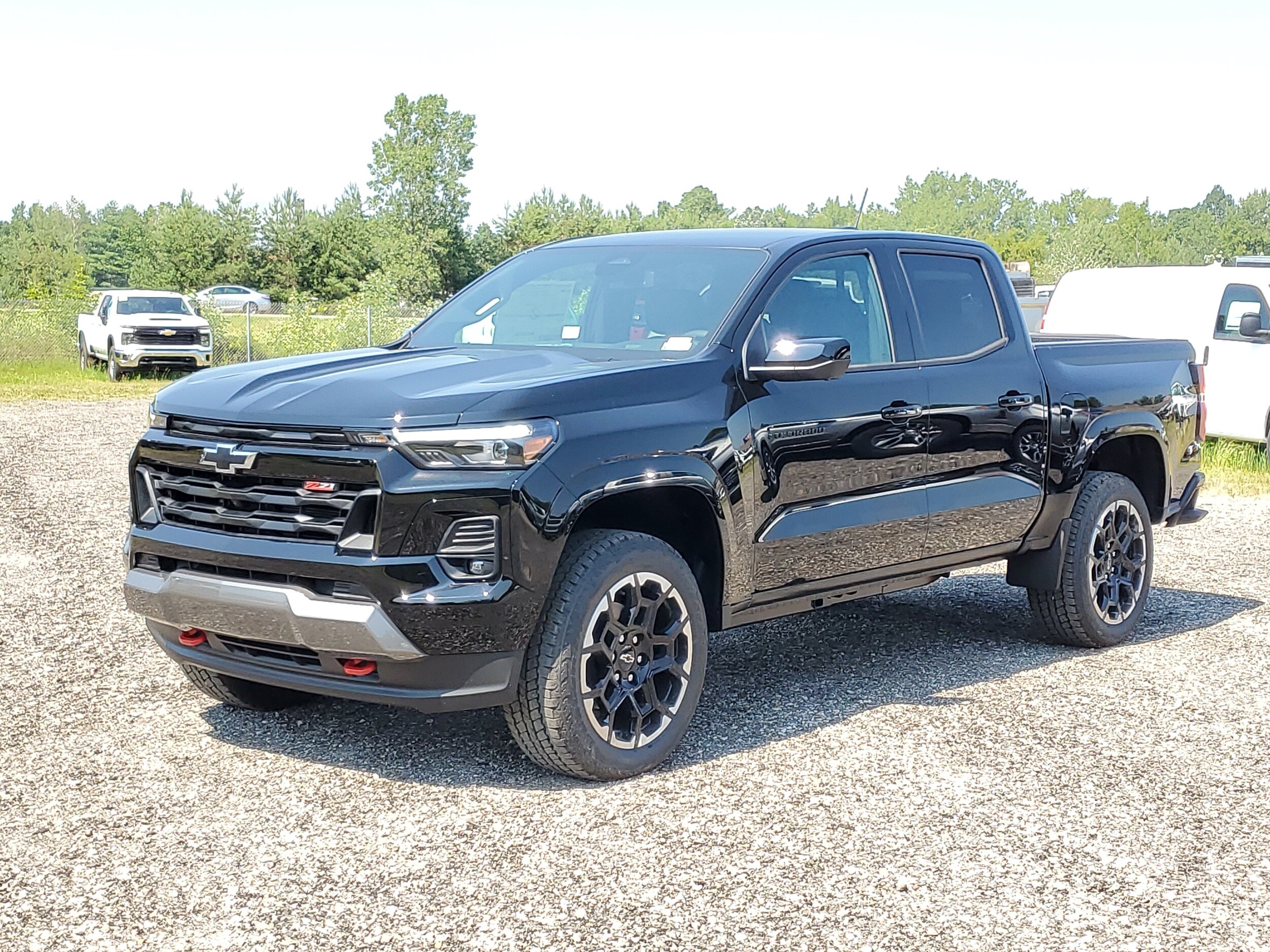 2026 Chevrolet Colorado Z71 - Photo 2