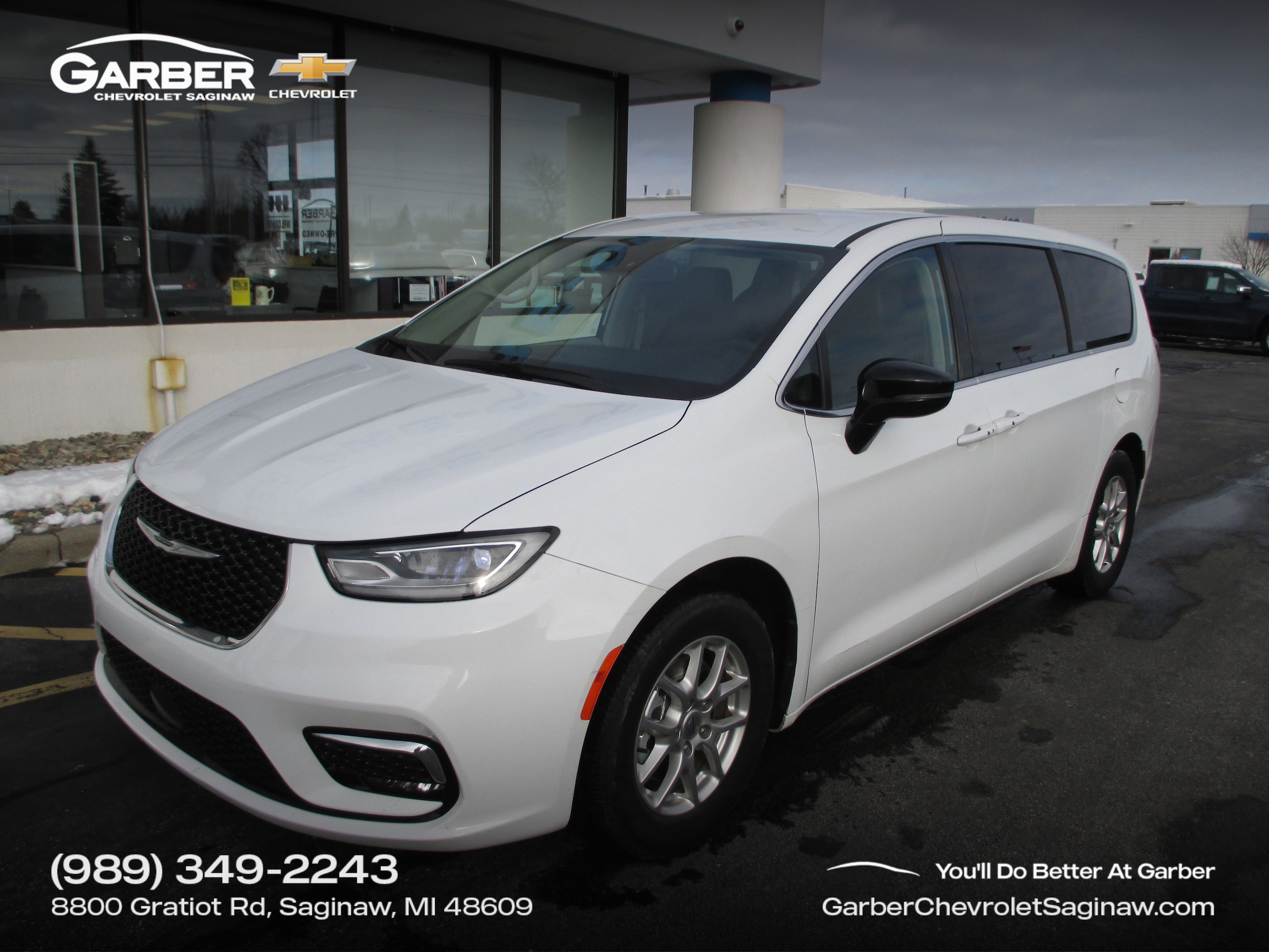 2024 Chrysler Pacifica Touring L's photo