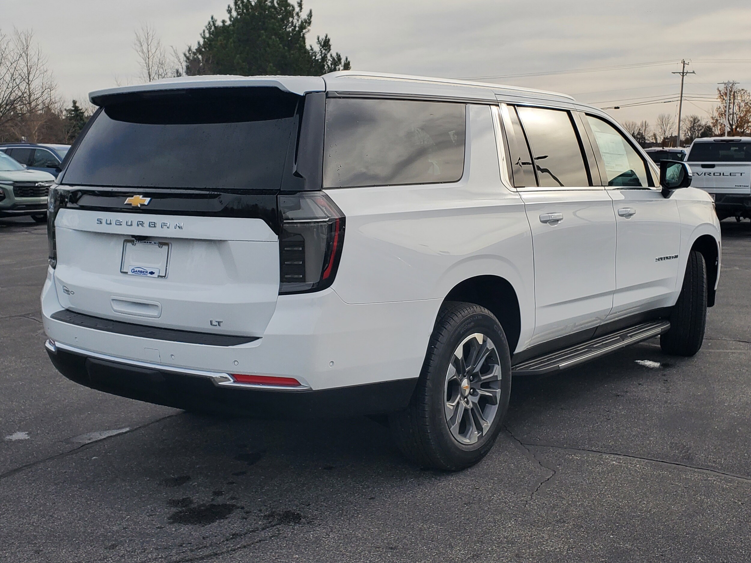 2026 Chevrolet Suburban LT photo 2