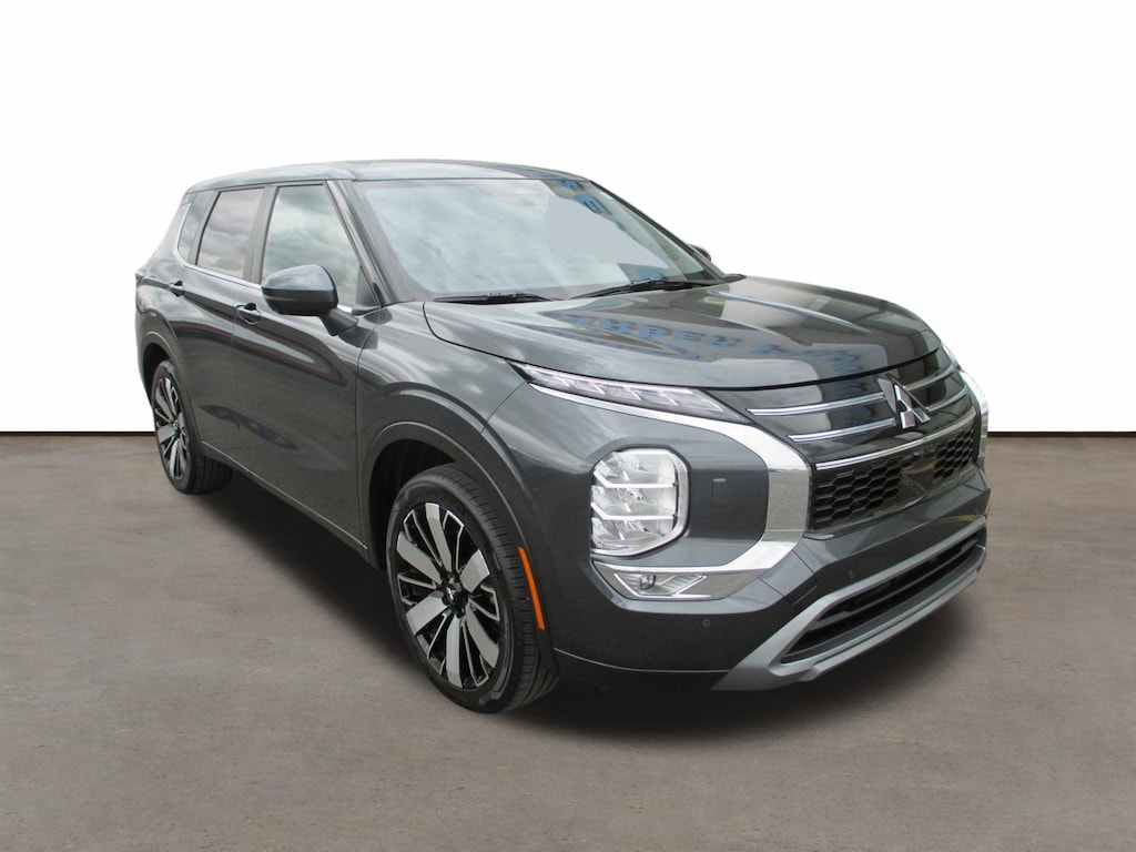 Used 2025 Mitsubishi Outlander SE SUV