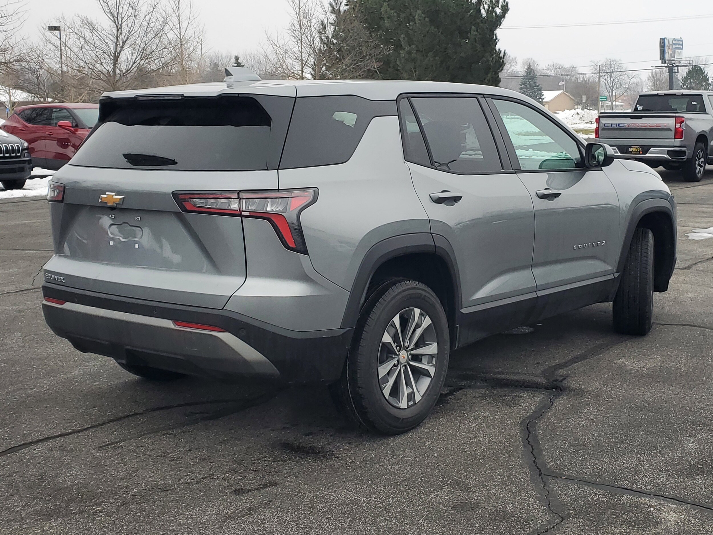 2026 Chevrolet Equinox LT photo 2
