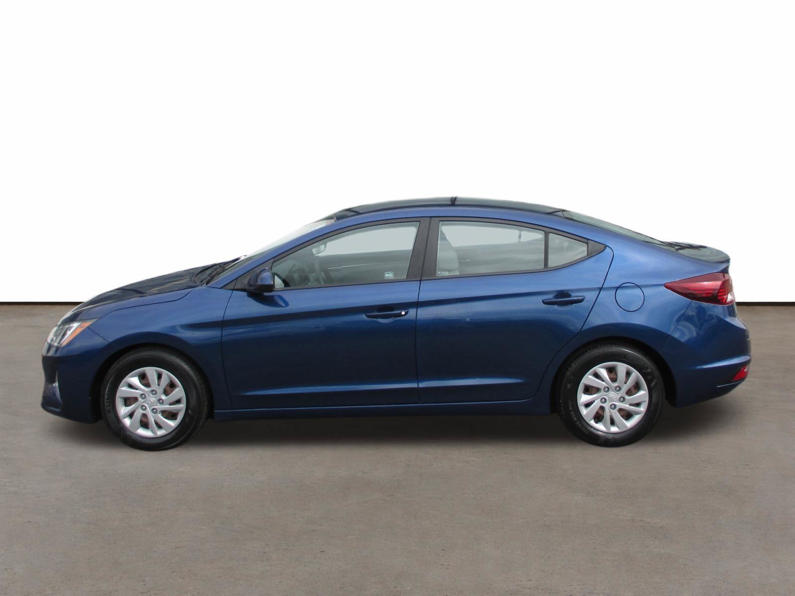 Used 2020 Hyundai Elantra SE with VIN 5NPD74LF8LH600647 for sale in Saginaw, MI