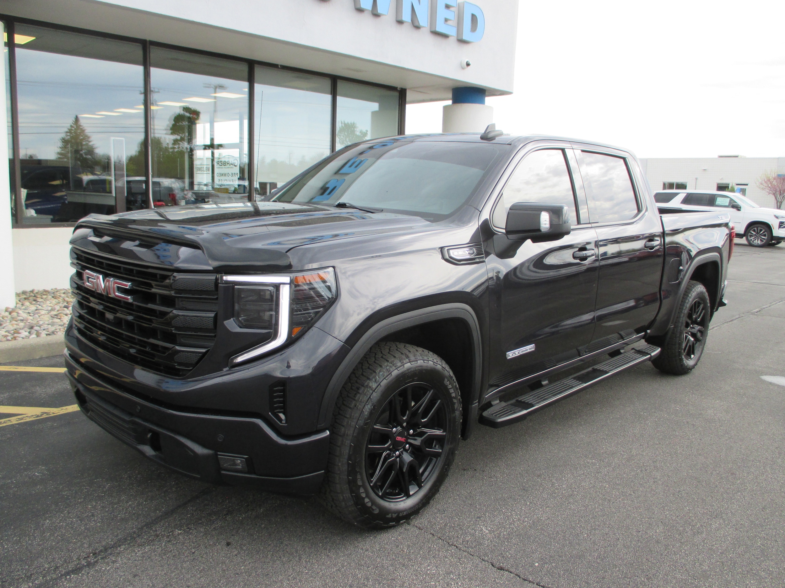 2024 GMC Sierra 4WD Crew Cab Standard Box Elevation's photo